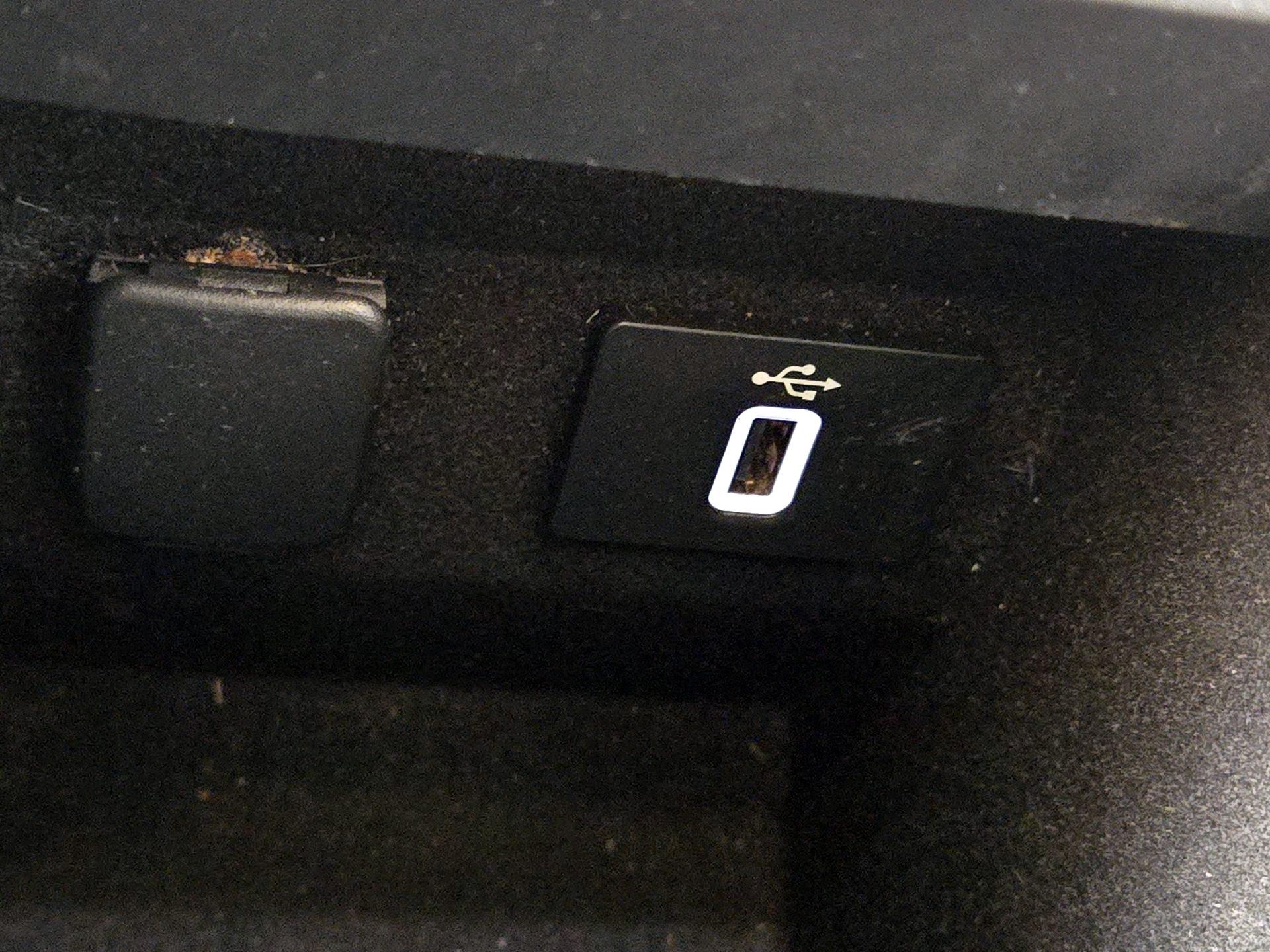 Thumbnail: 2017 Lincoln MKZ - 19