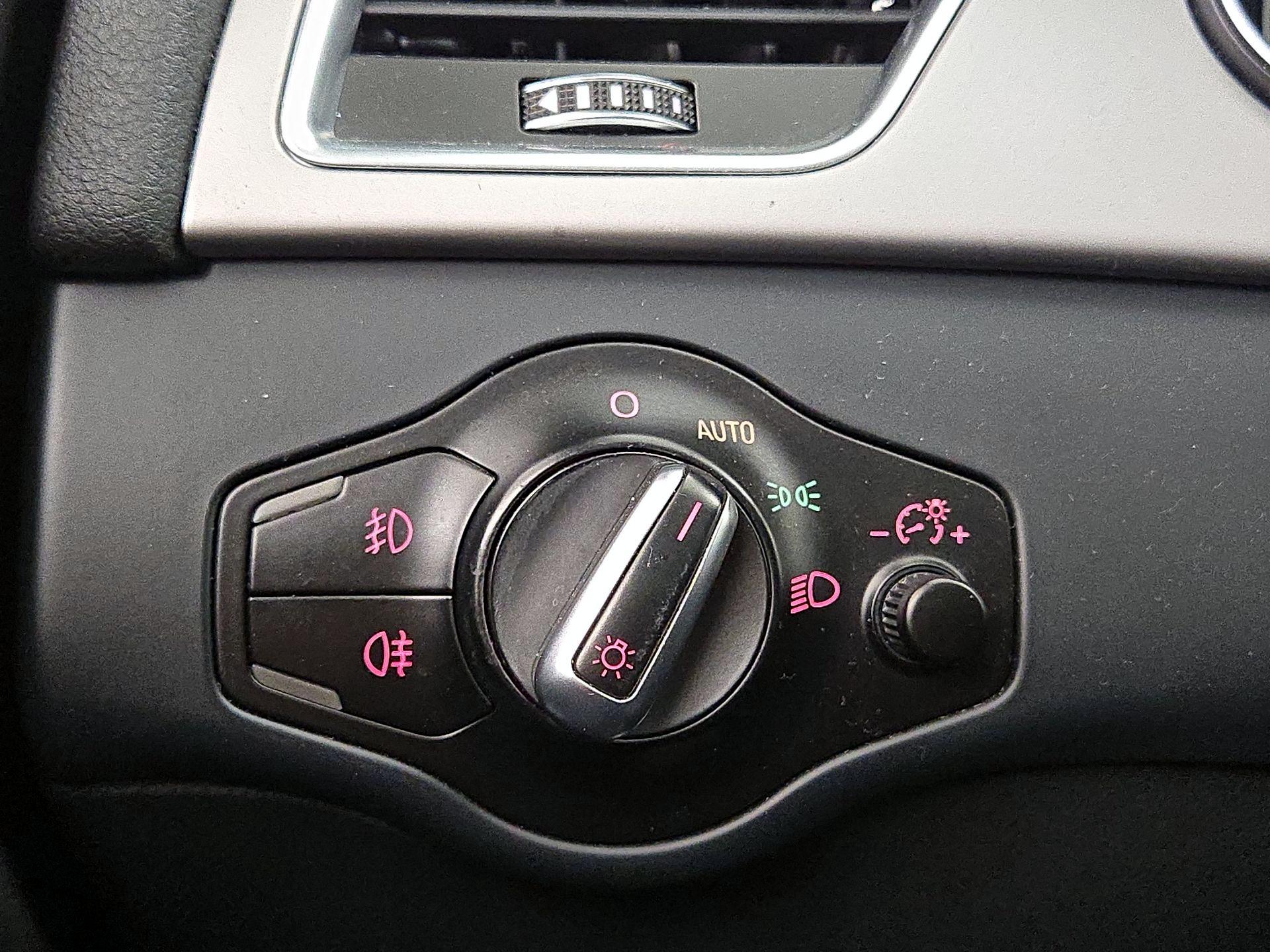 Thumbnail: 2015 Audi A4 - 13