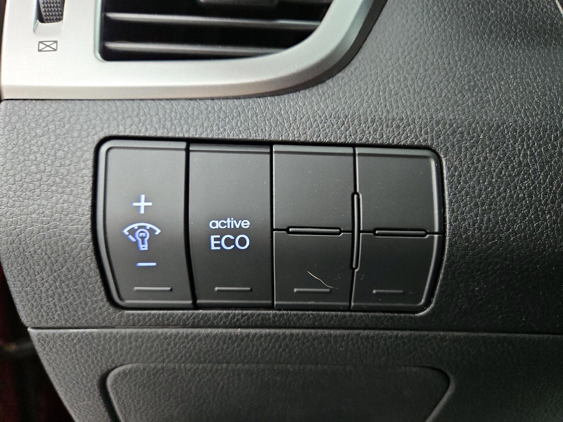 Thumbnail: 2016 Hyundai Elantra - 13