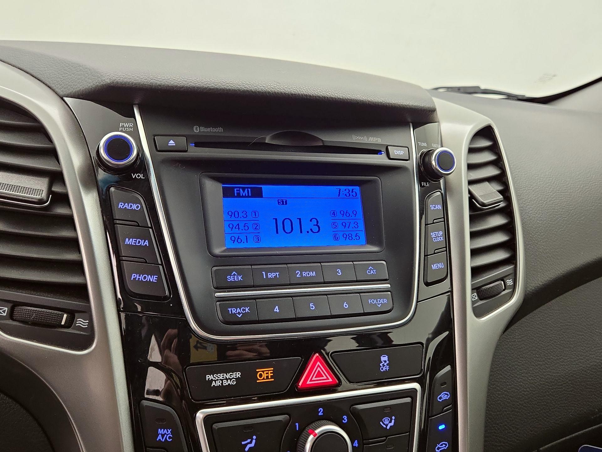 Thumbnail: 2016 Hyundai Elantra - 14