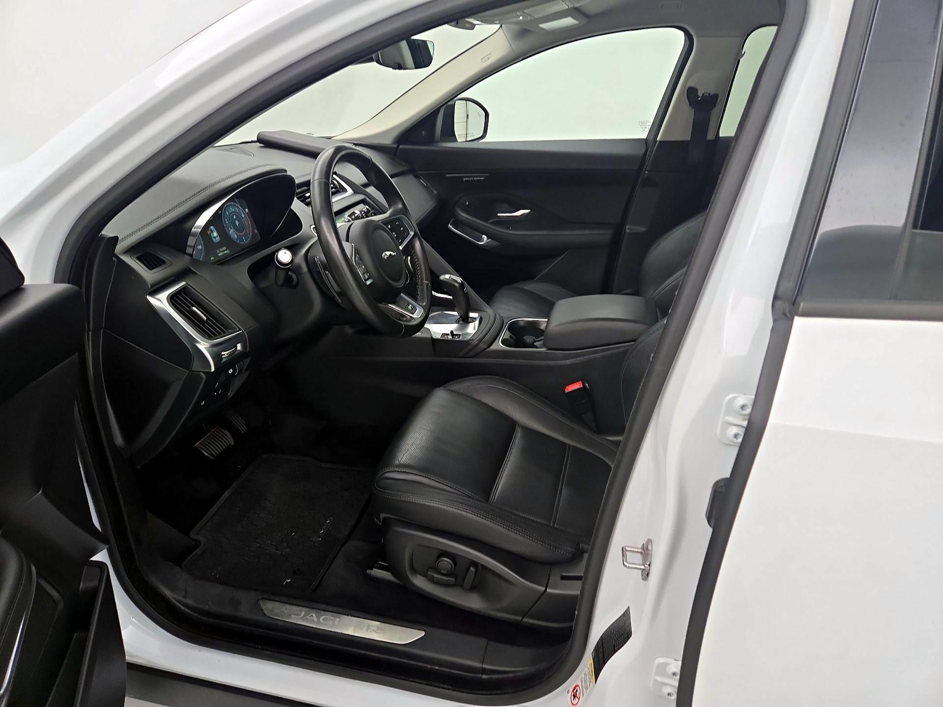 Thumbnail: 2020 Jaguar E-Pace - 11