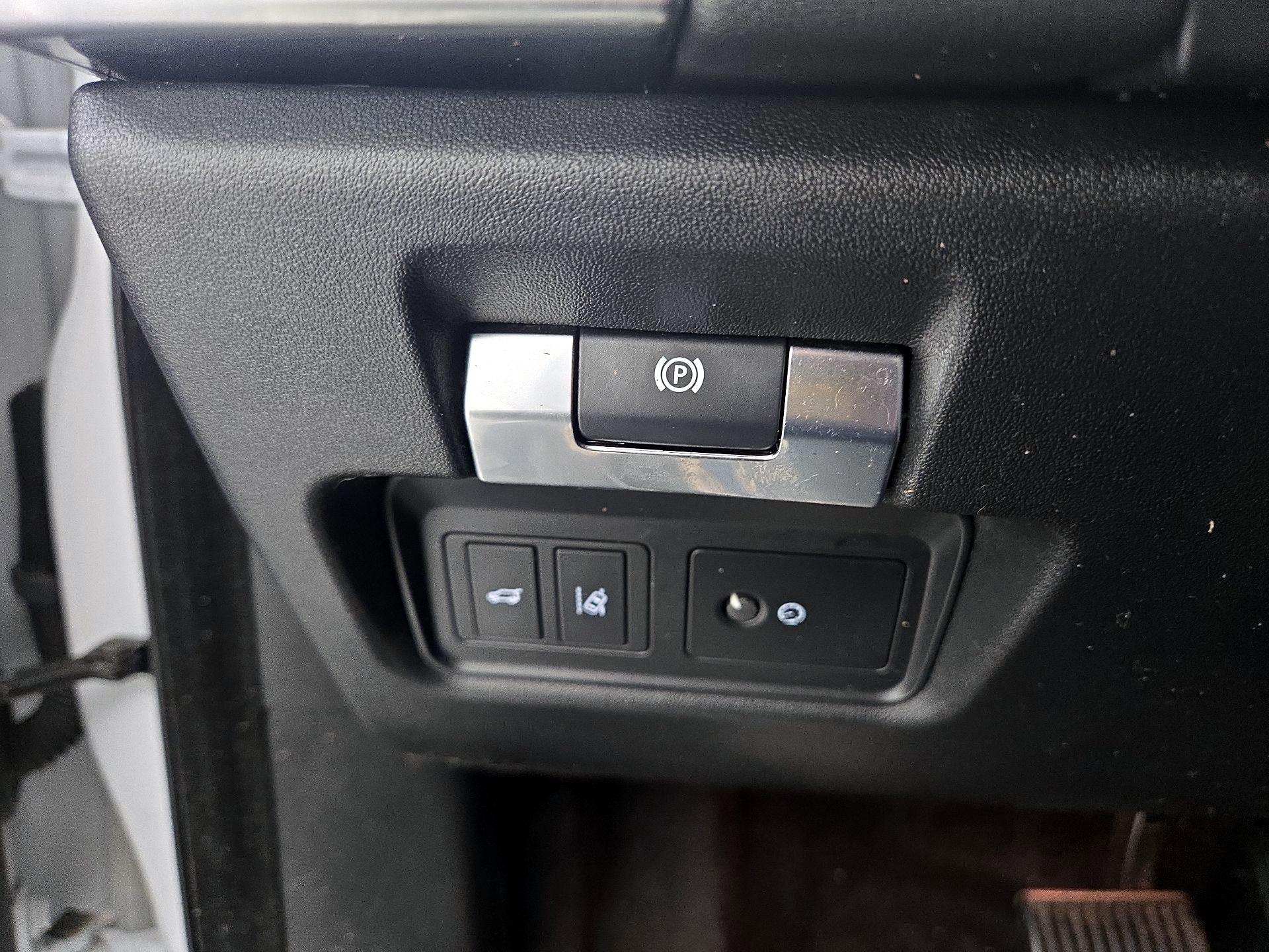 Thumbnail: 2020 Jaguar E-Pace - 13