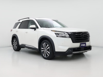 White 2022 Nissan Pathfinder Platinum