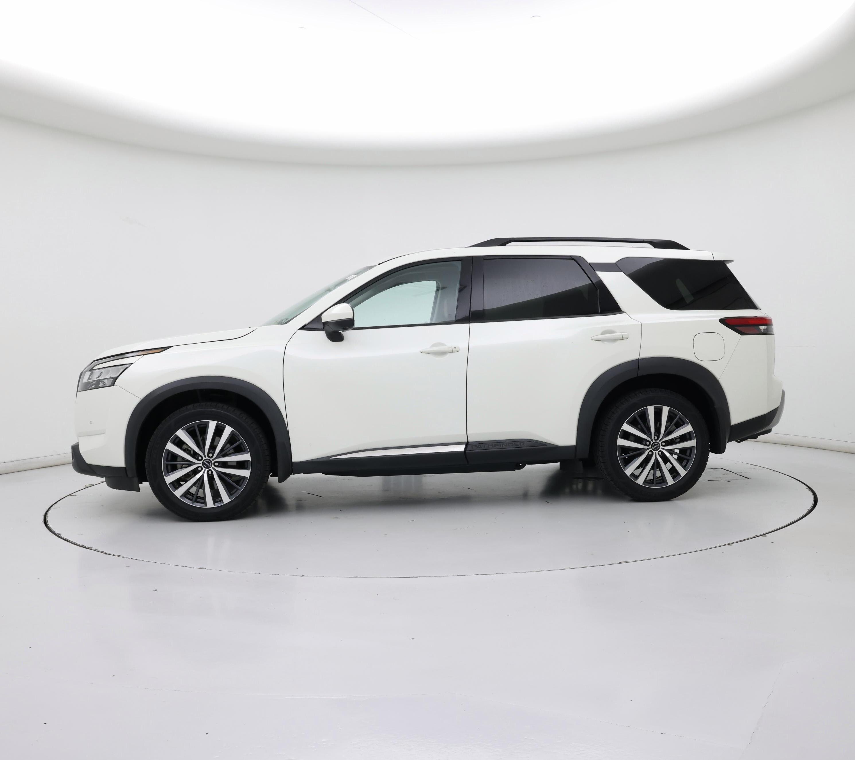 Thumbnail: 2022 Nissan Pathfinder - 3