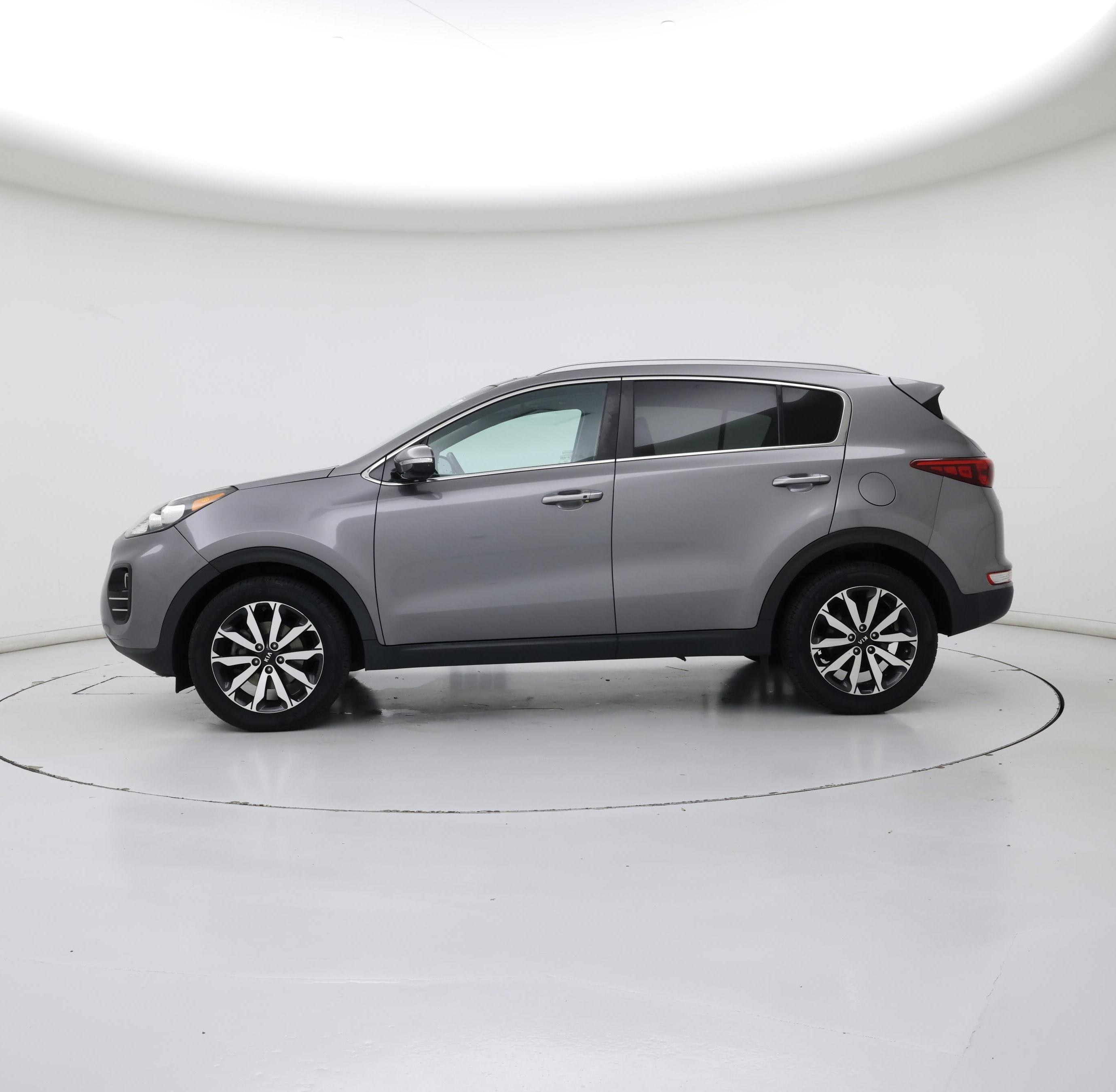 Thumbnail: 2017 Kia Sportage - 3