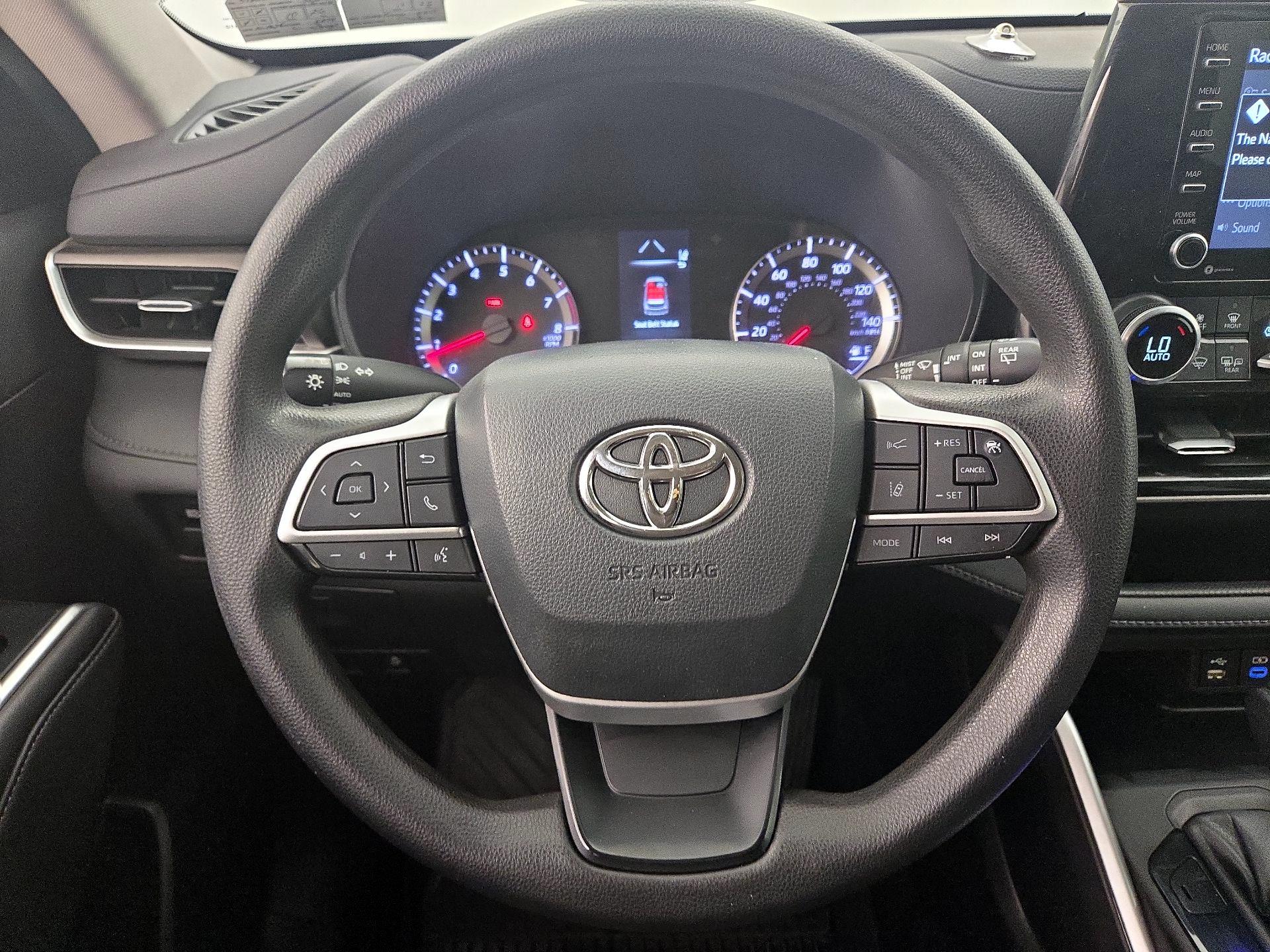 Thumbnail: 2022 Toyota Highlander - 10