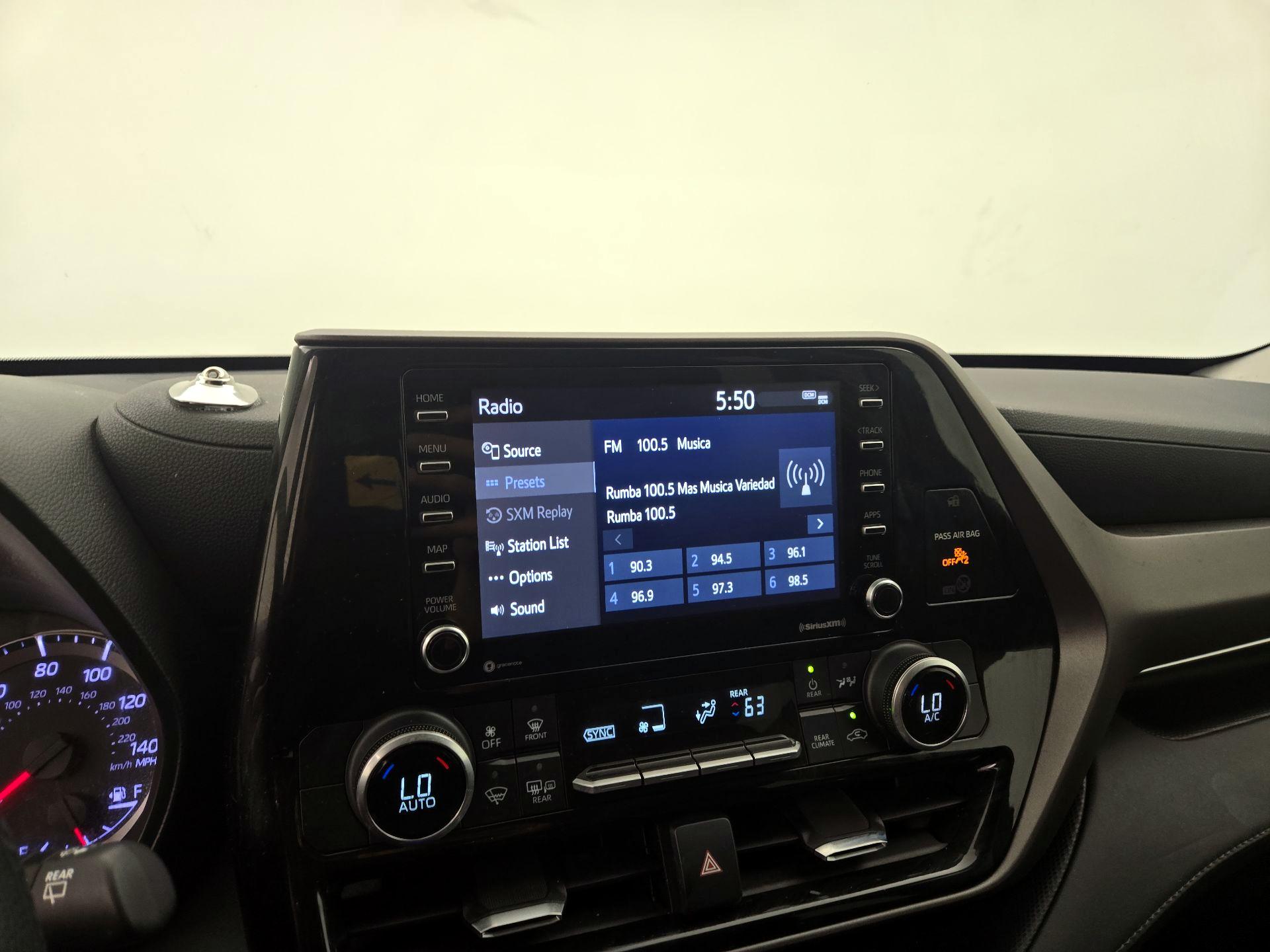 Thumbnail: 2022 Toyota Highlander - 15