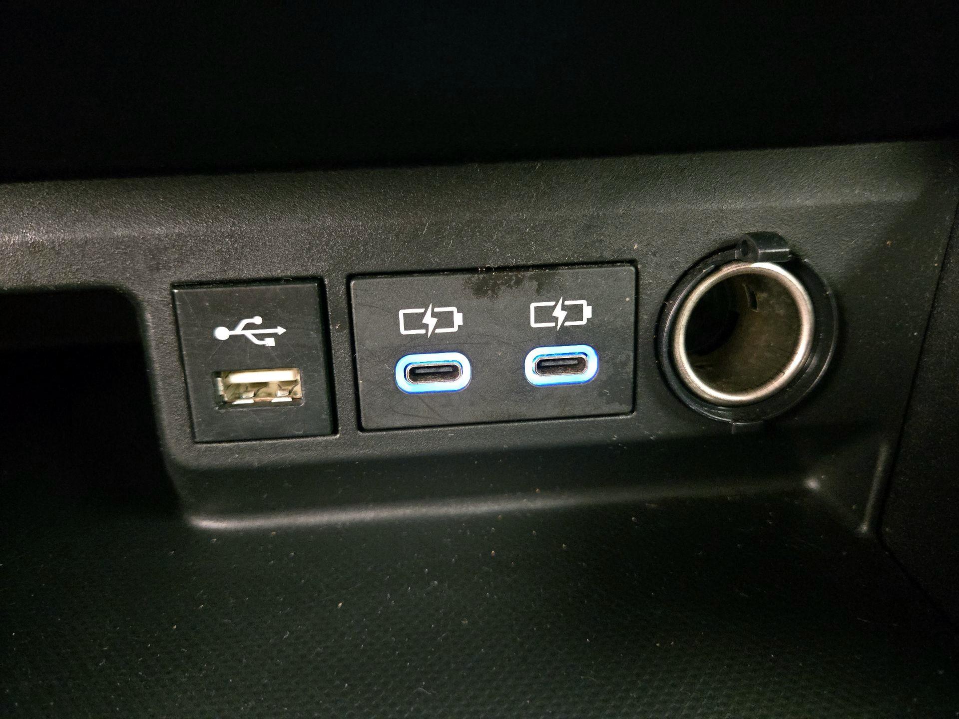 Thumbnail: 2022 Toyota Highlander - 18