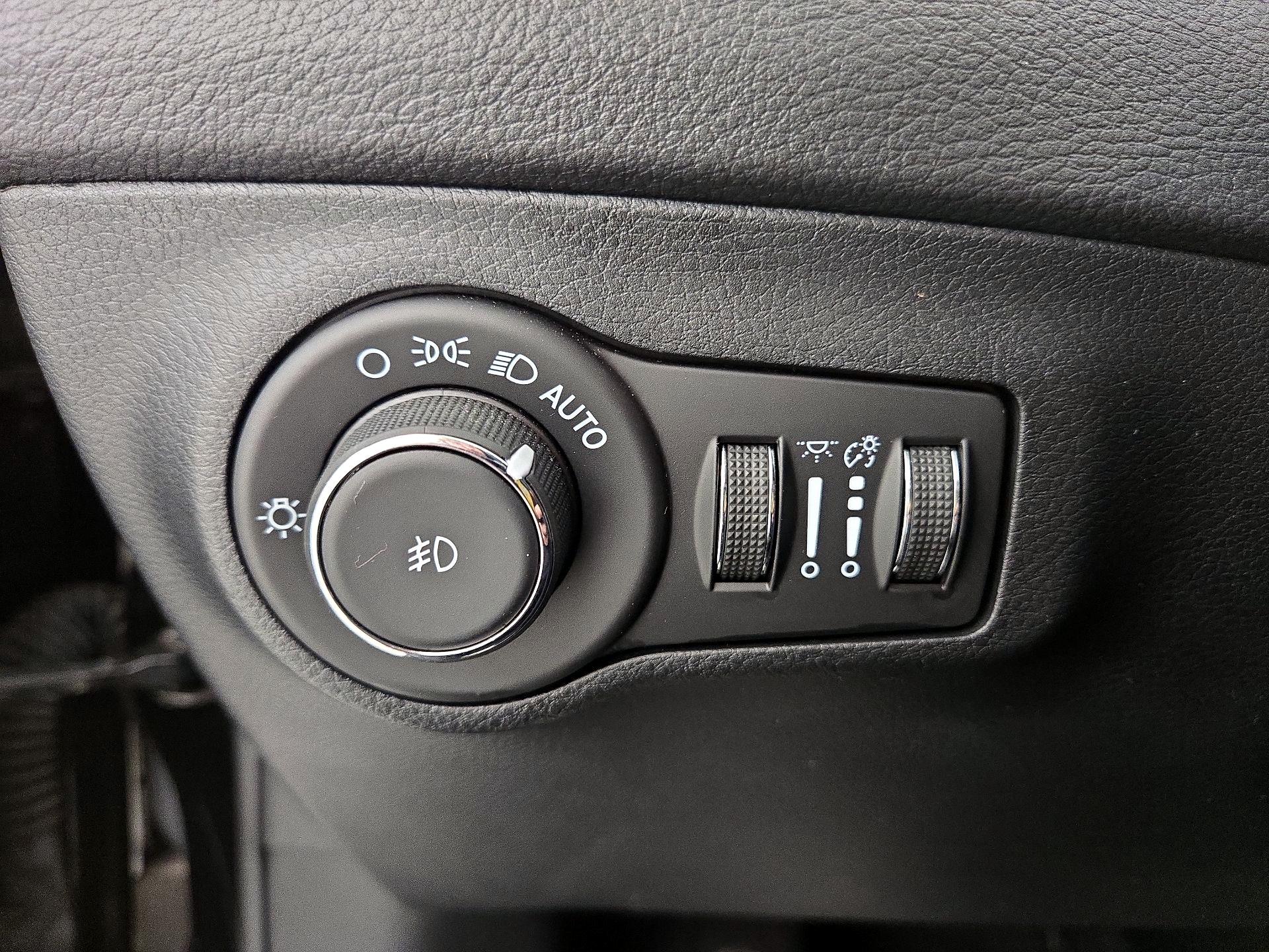 Thumbnail: 2021 Jeep Compass - 13