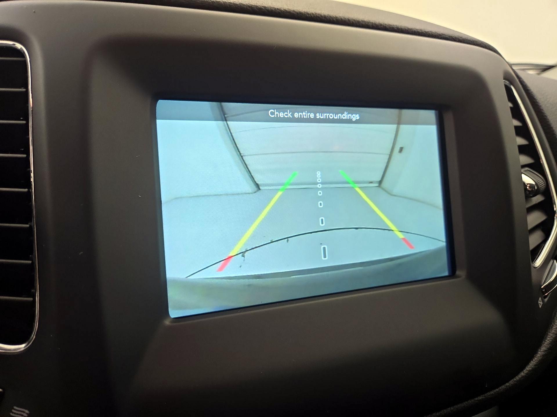 Thumbnail: 2021 Jeep Compass - 14