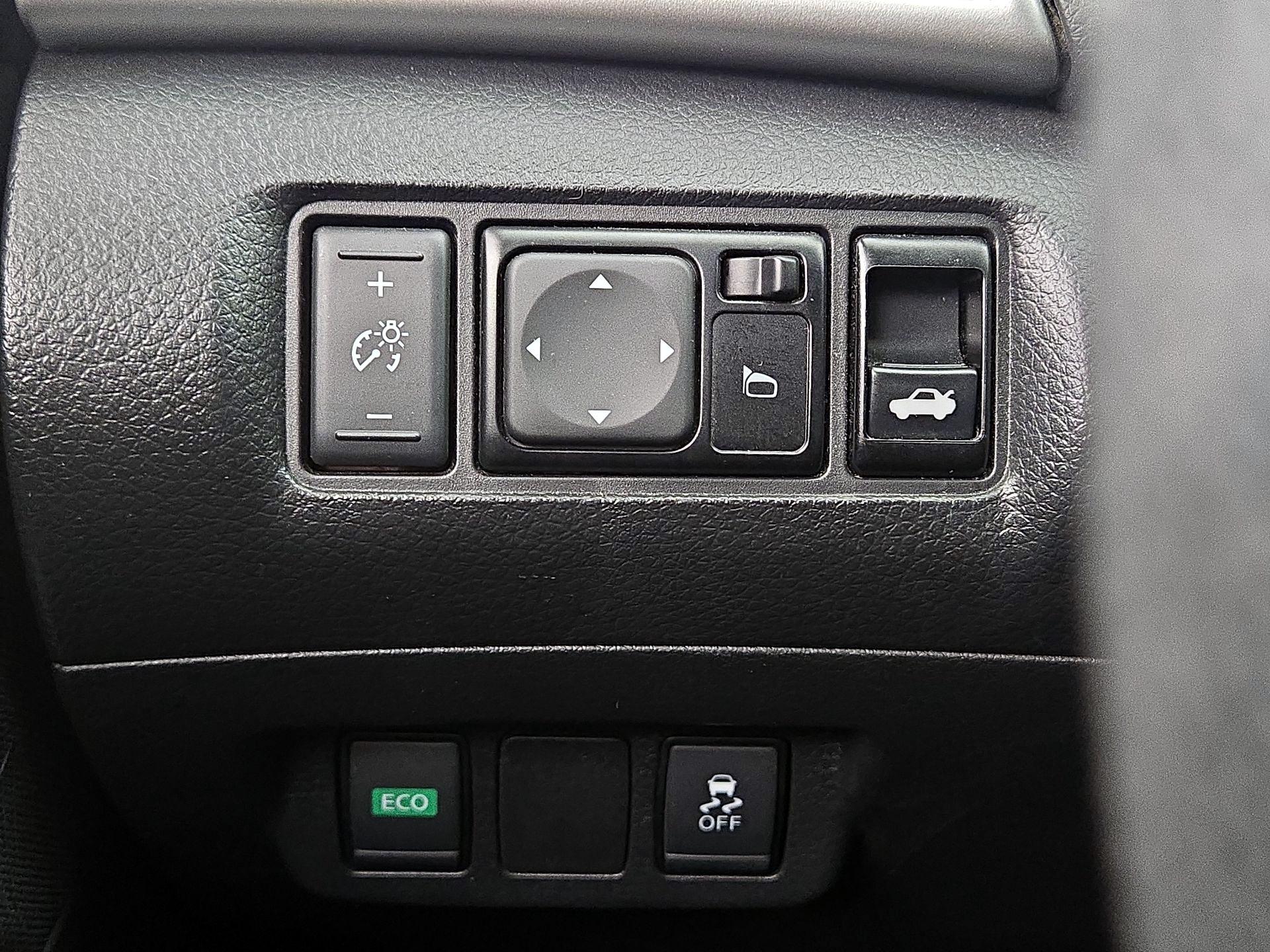 Thumbnail: 2019 Nissan Sentra - 13