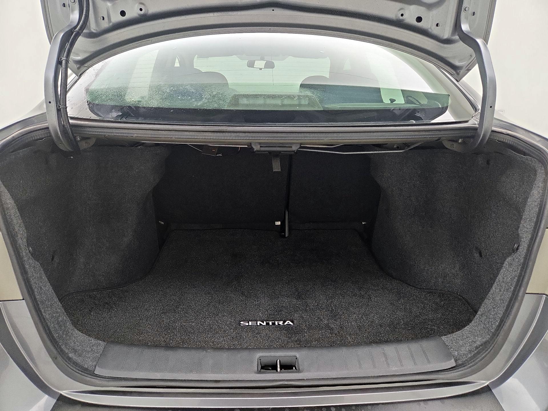 Thumbnail: 2019 Nissan Sentra - 19