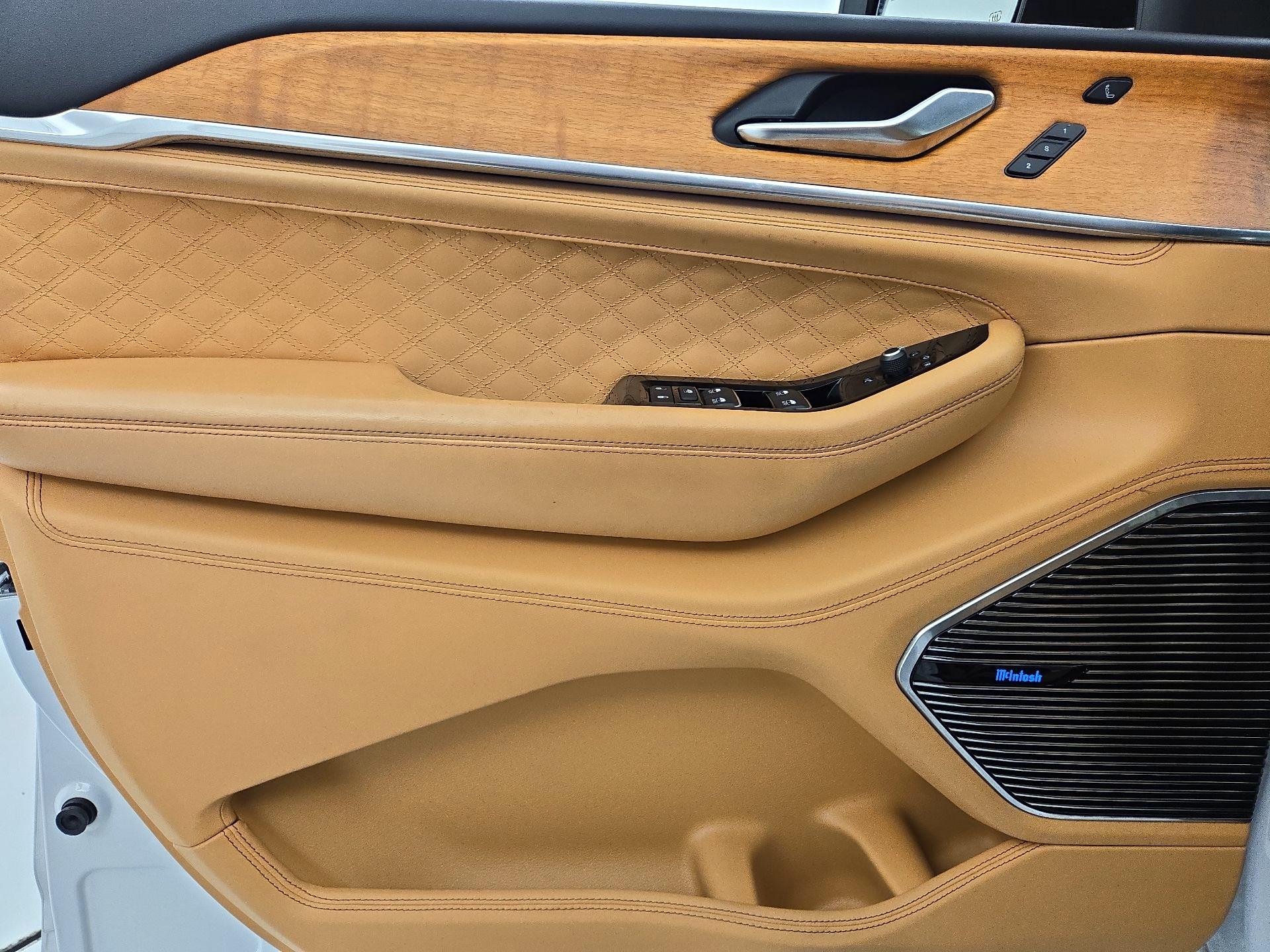 Thumbnail: 2022 Jeep Grand Cherokee - 12