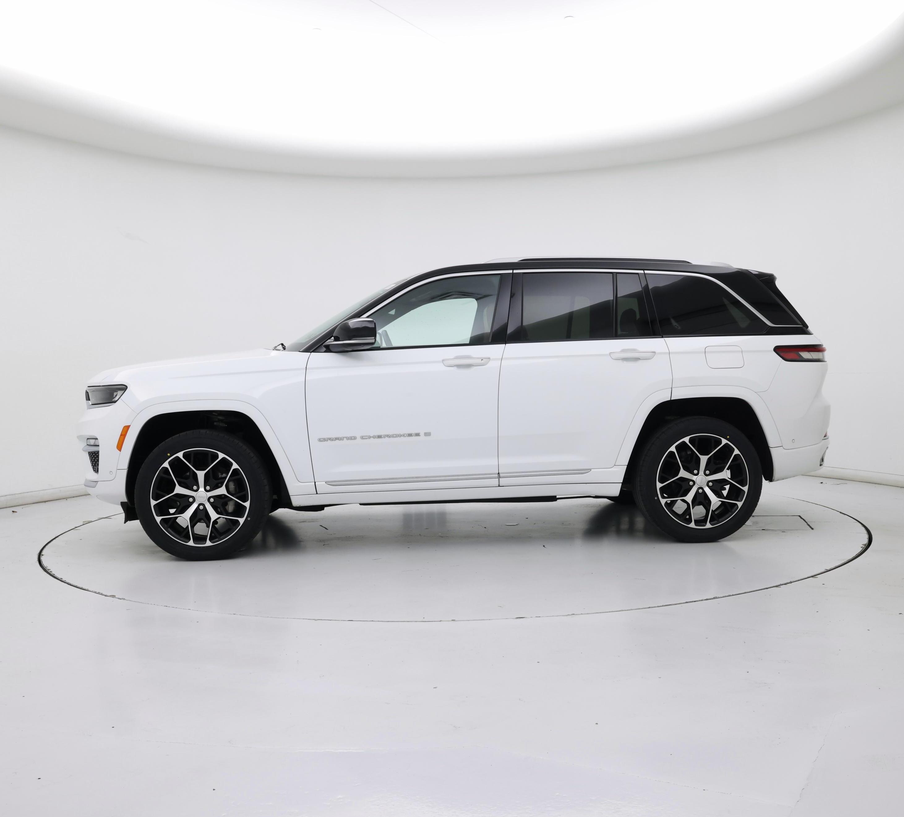 Thumbnail: 2022 Jeep Grand Cherokee - 3