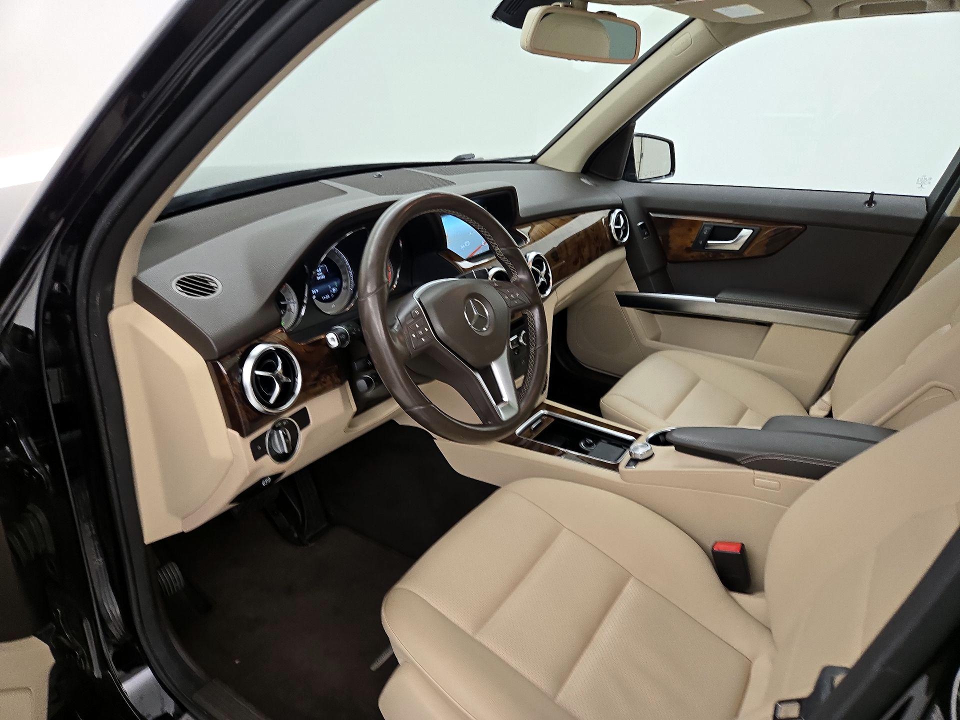 Thumbnail: 2015 Mercedes-Benz GLK - 11