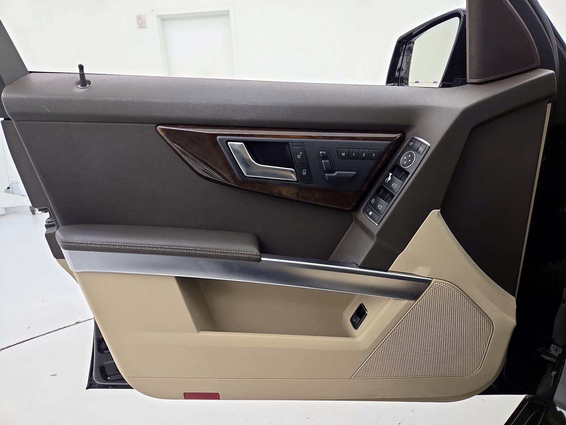 Thumbnail: 2015 Mercedes-Benz GLK - 12