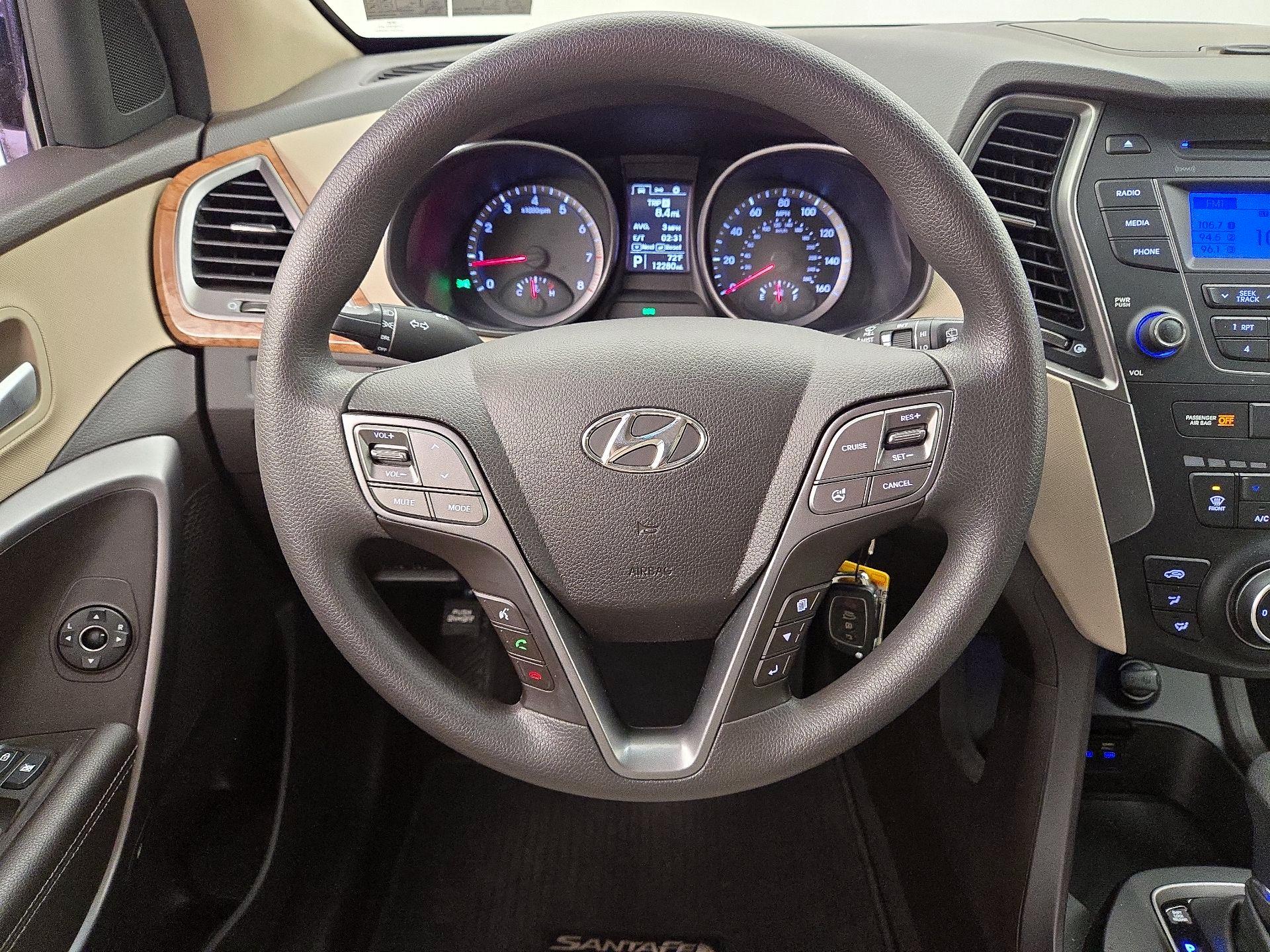 Thumbnail: 2016 Hyundai Santa Fe - 10