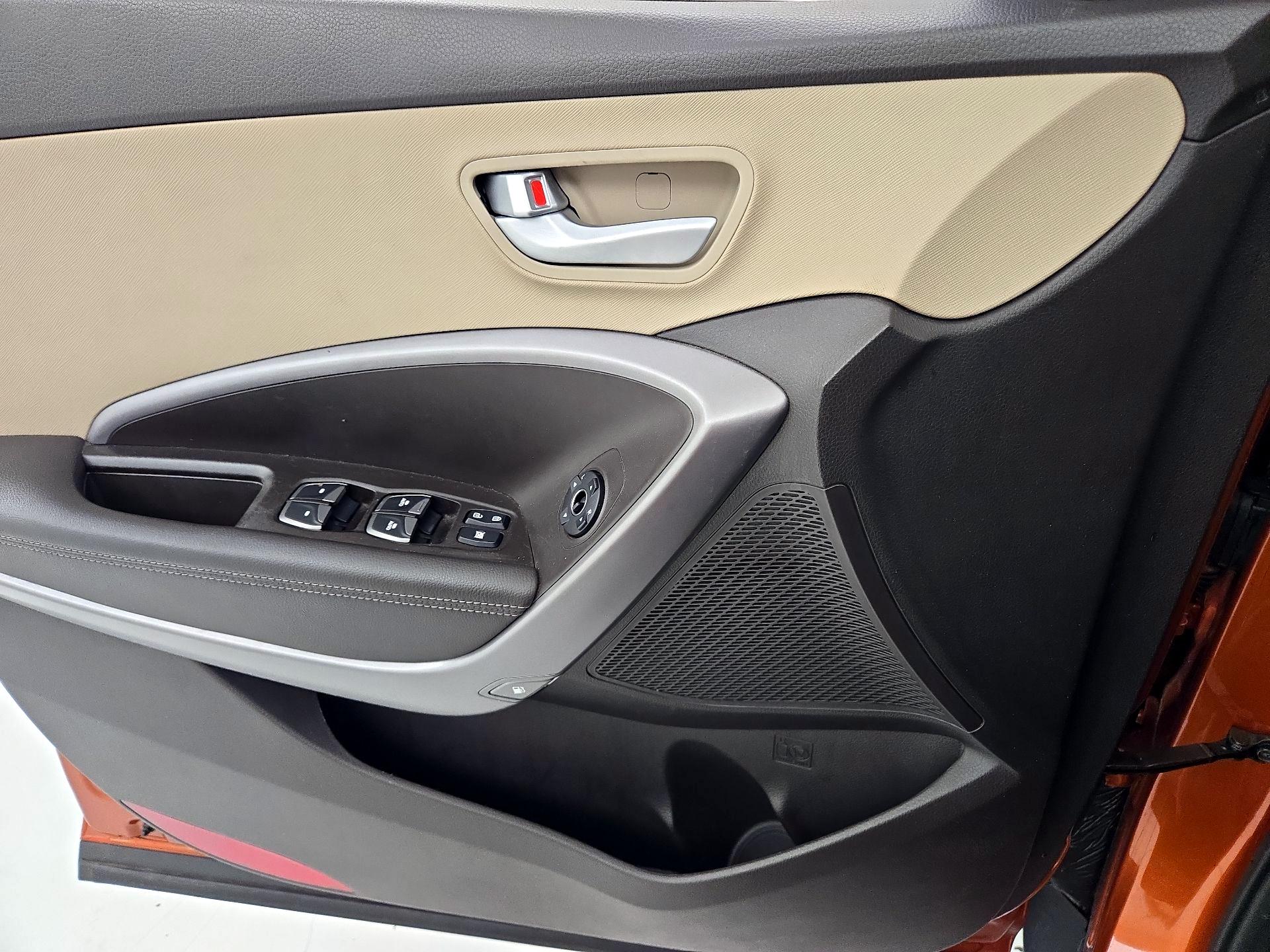 Thumbnail: 2016 Hyundai Santa Fe - 12