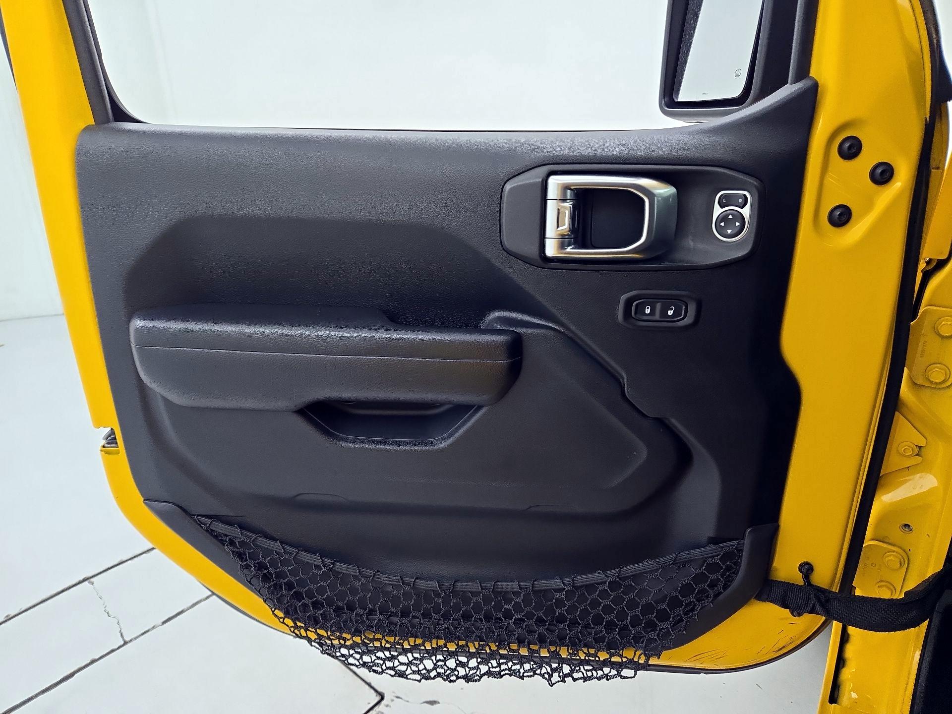 Thumbnail: 2018 Jeep Wrangler - 12