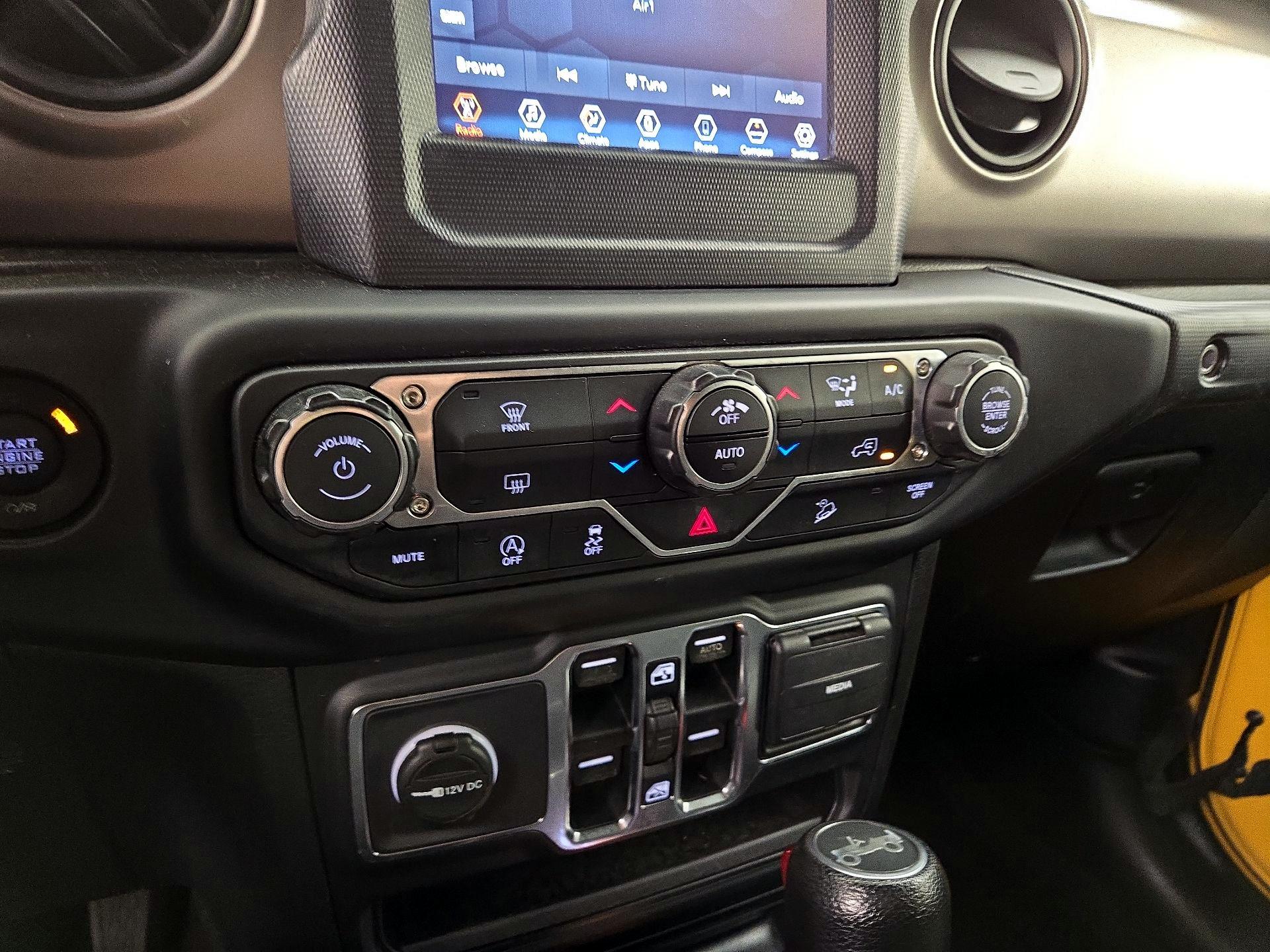 Thumbnail: 2018 Jeep Wrangler - 16