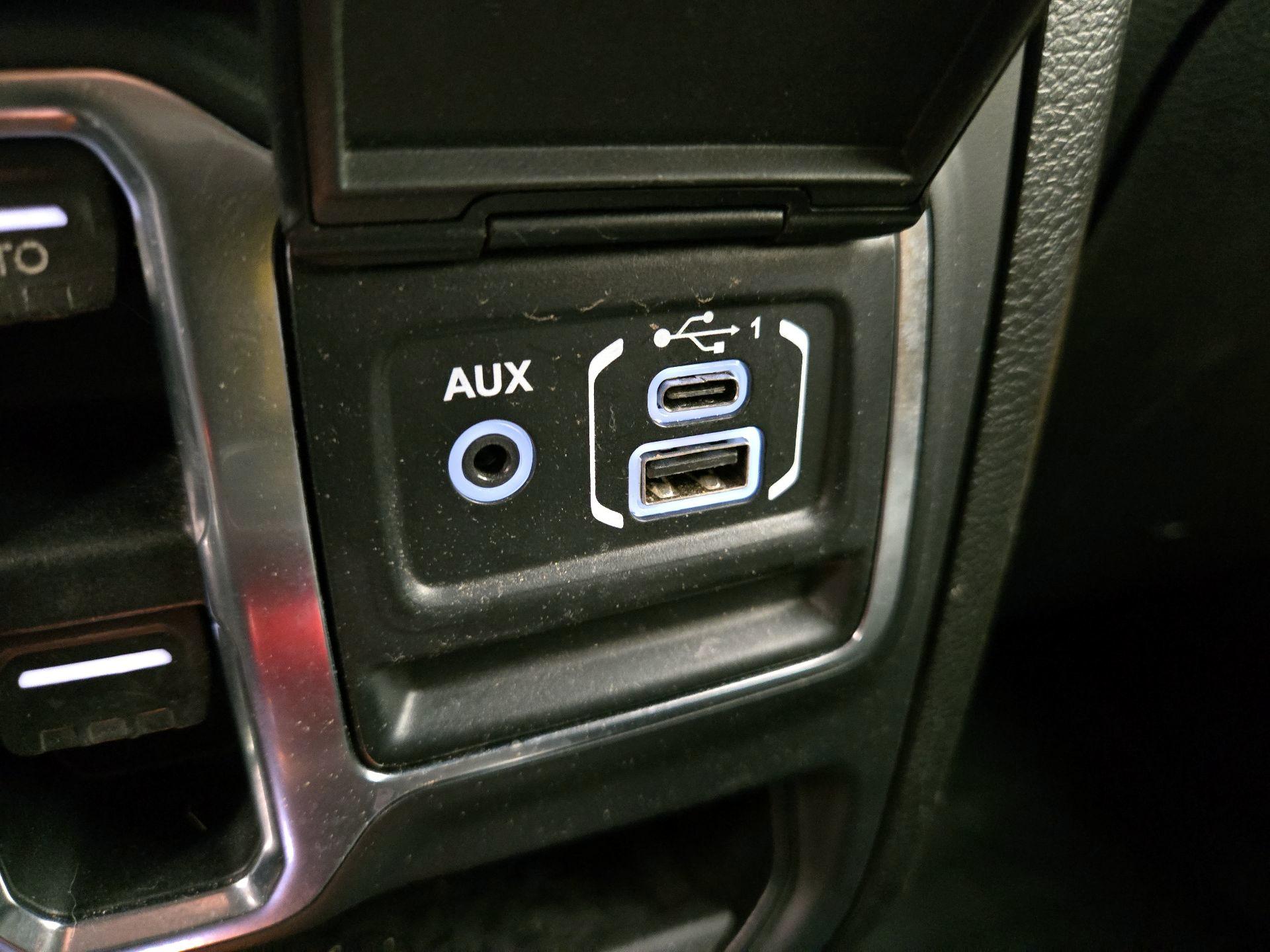 Thumbnail: 2018 Jeep Wrangler - 18