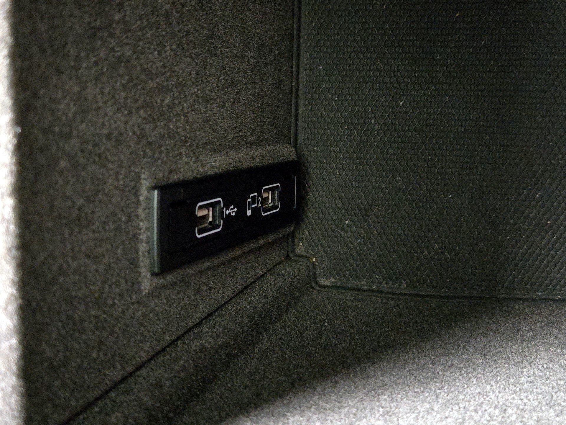 Thumbnail: 2016 Mercedes-Benz GLE - 19