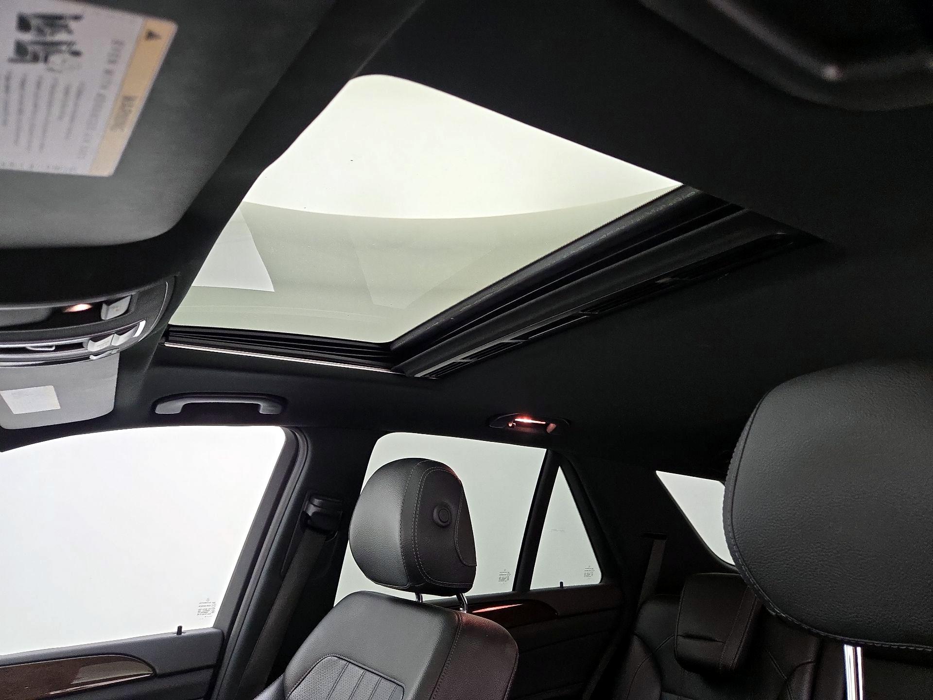 Thumbnail: 2016 Mercedes-Benz GLE - 20