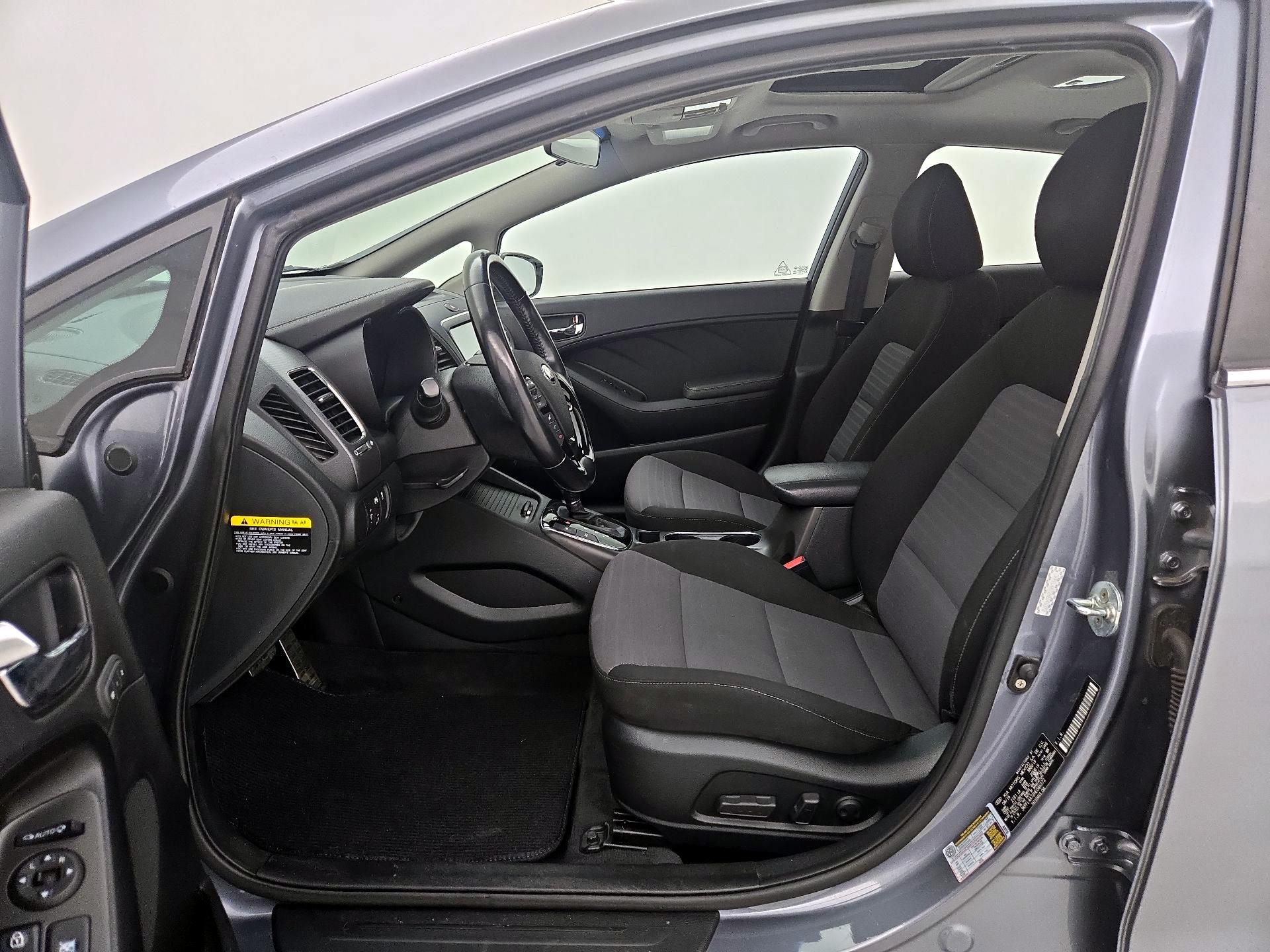 Thumbnail: 2017 Kia Forte - 11