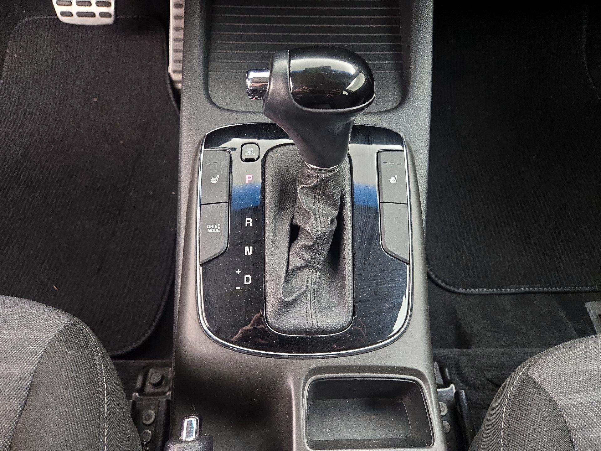 Thumbnail: 2017 Kia Forte - 18