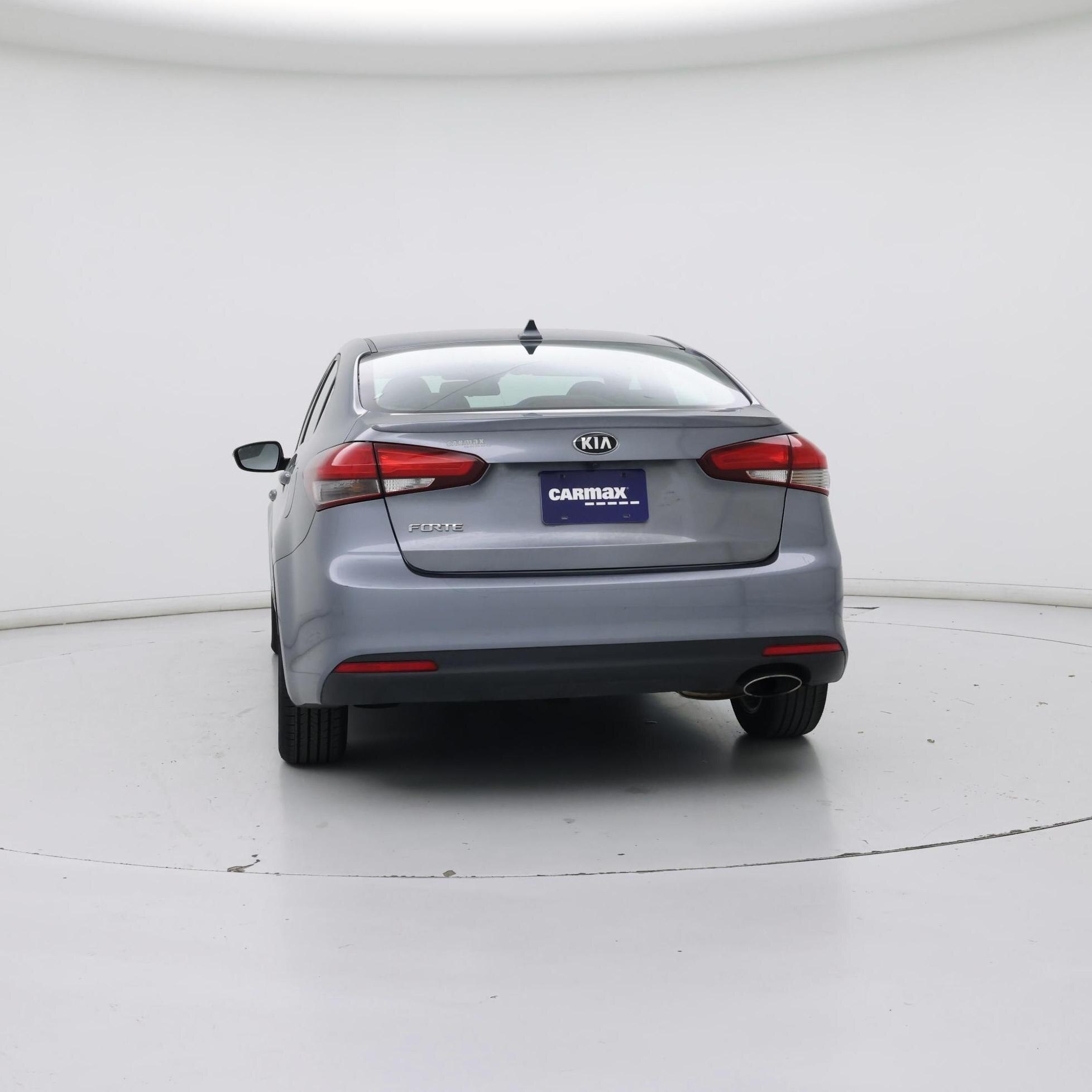 Thumbnail: 2017 Kia Forte - 6