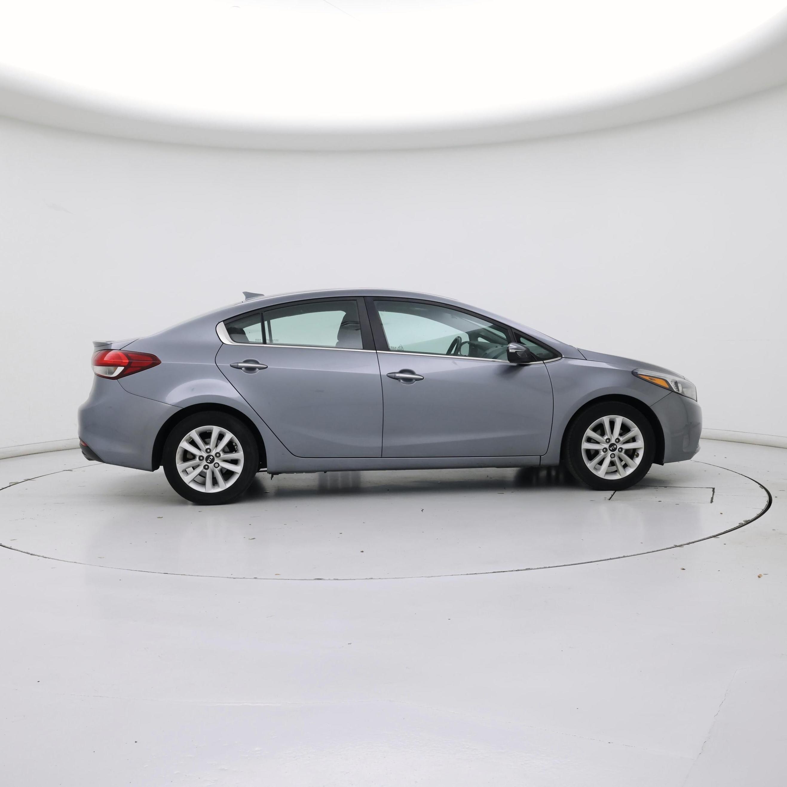 Thumbnail: 2017 Kia Forte - 7