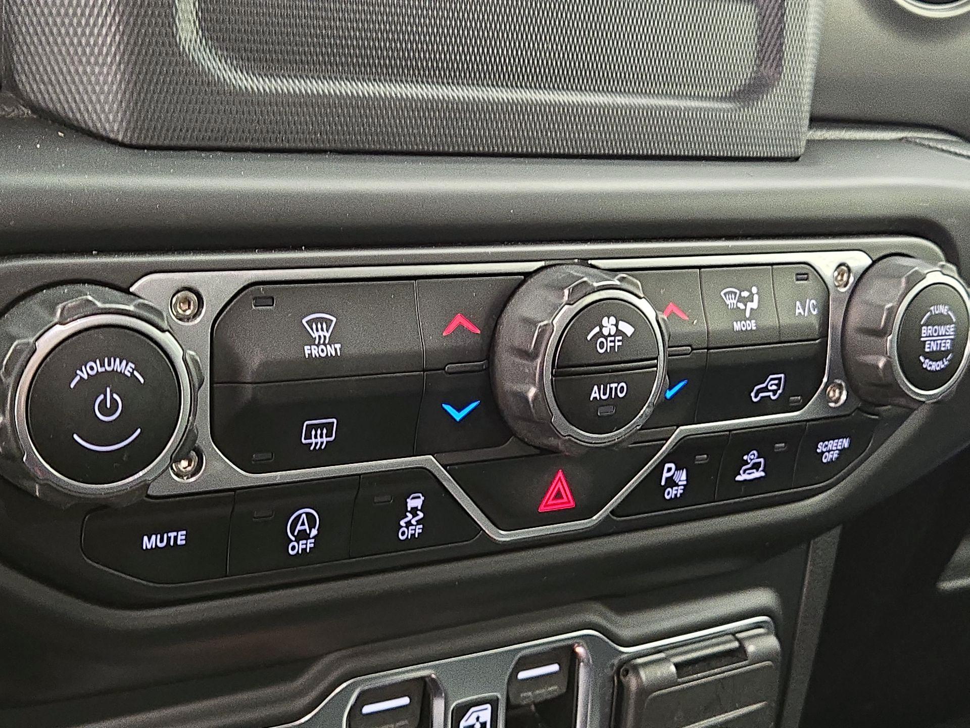 Thumbnail: 2021 Jeep Gladiator - 15