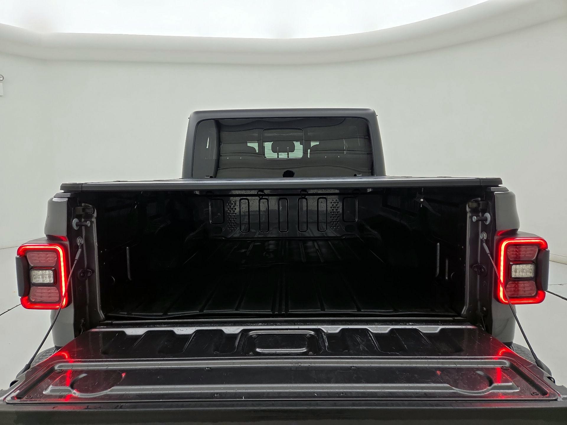 Thumbnail: 2021 Jeep Gladiator - 19