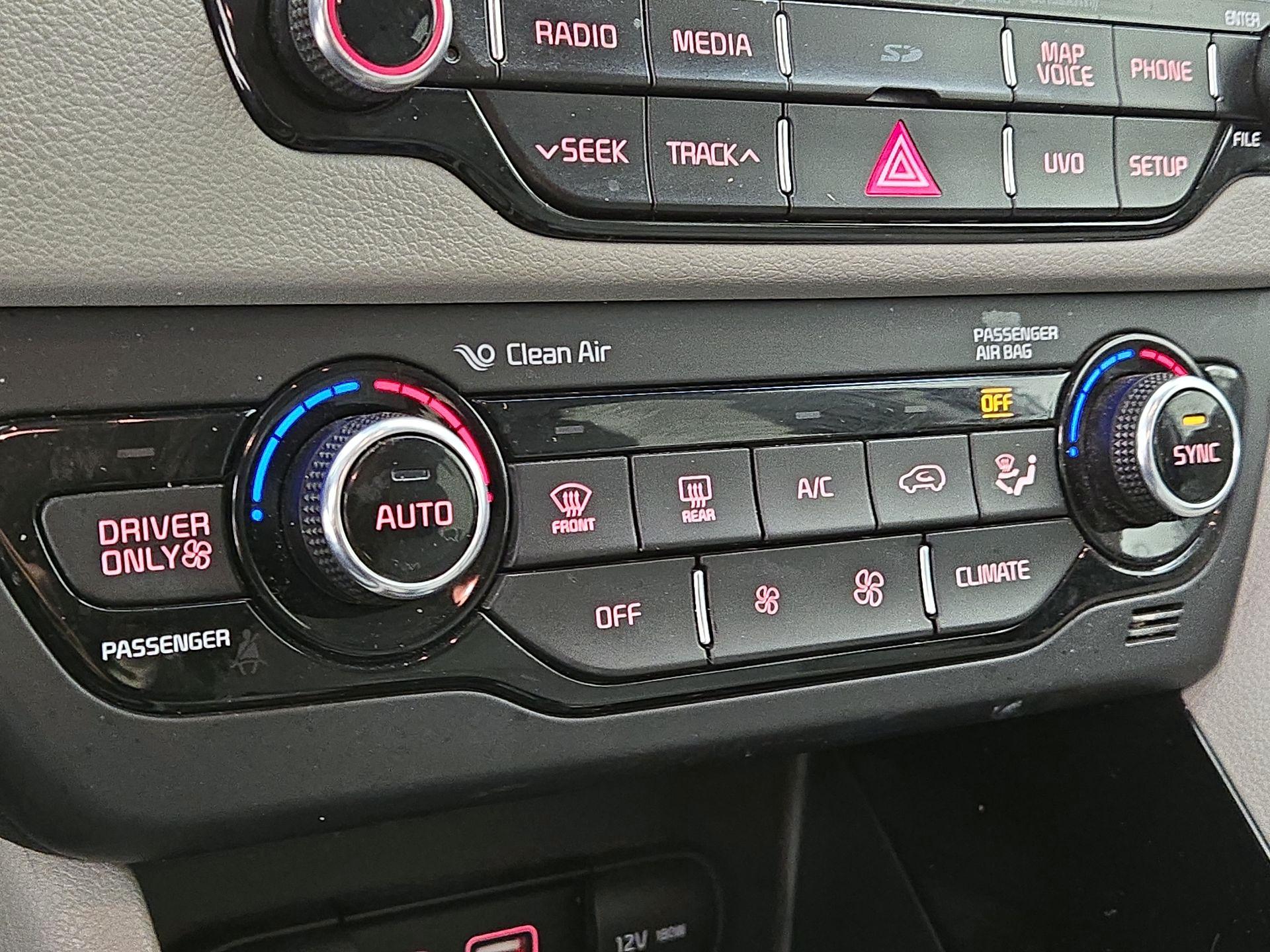 Thumbnail: 2017 Kia Niro - 17