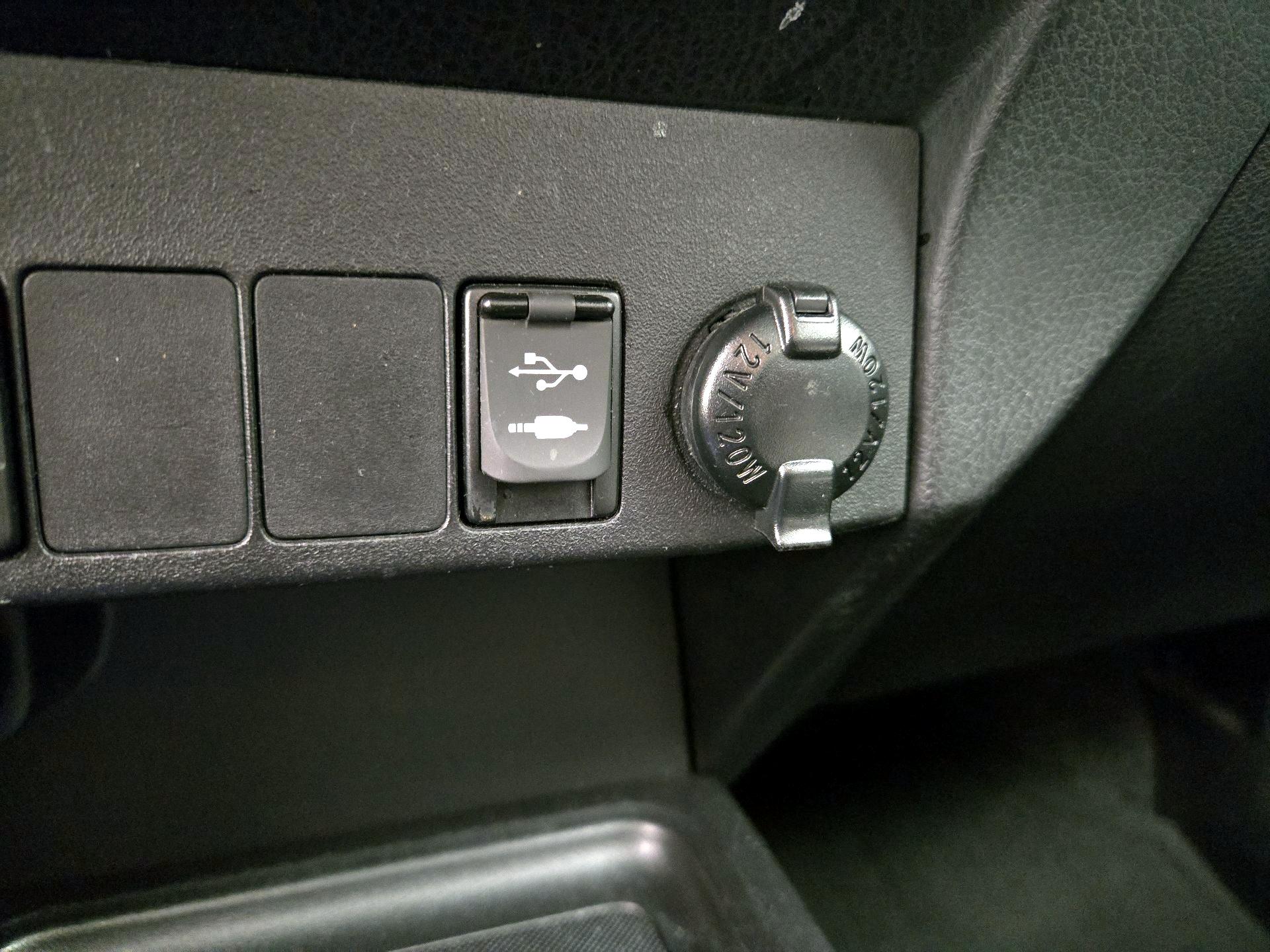 Thumbnail: 2015 Toyota RAV4 - 19