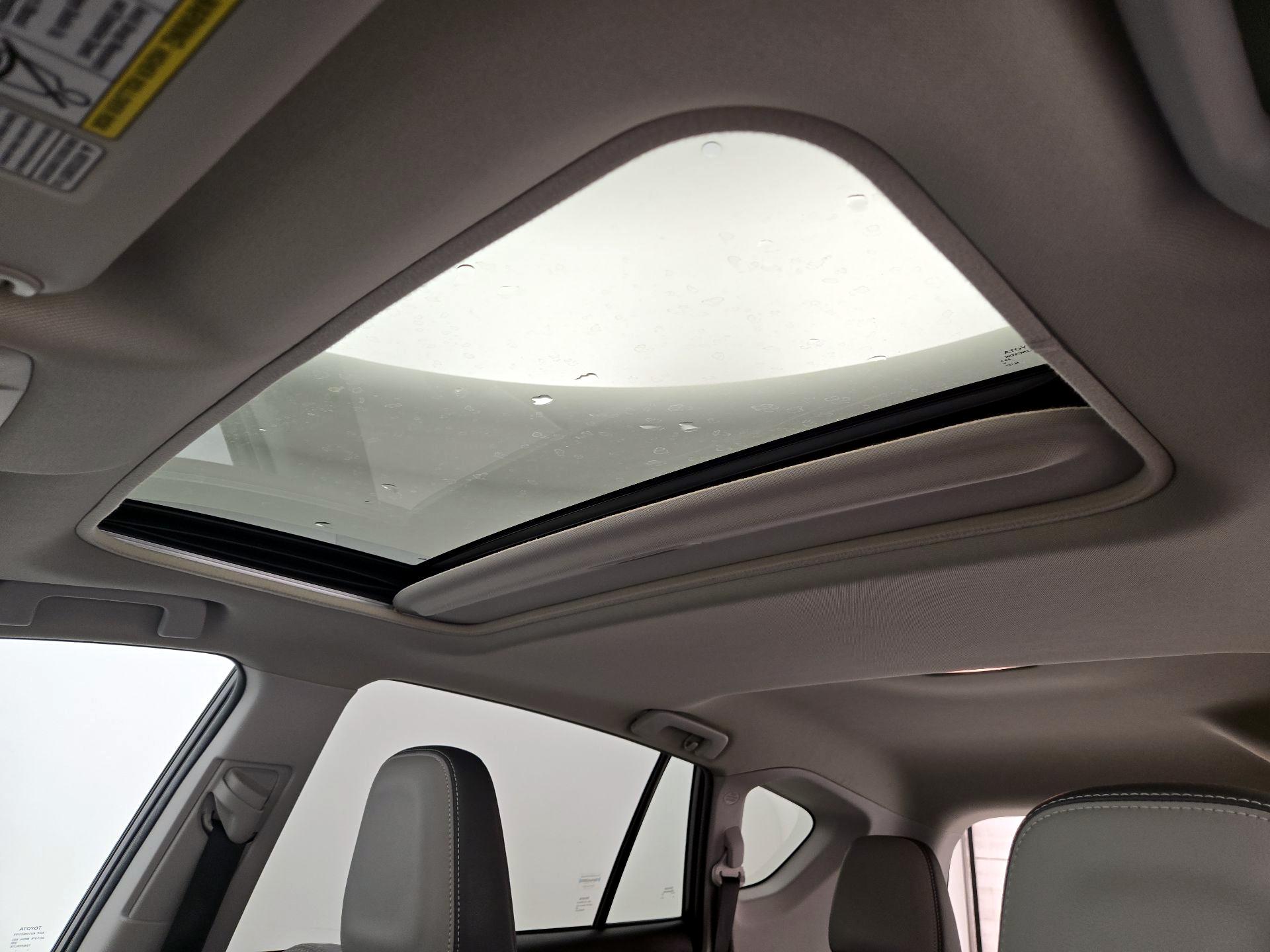 Thumbnail: 2015 Toyota RAV4 - 20