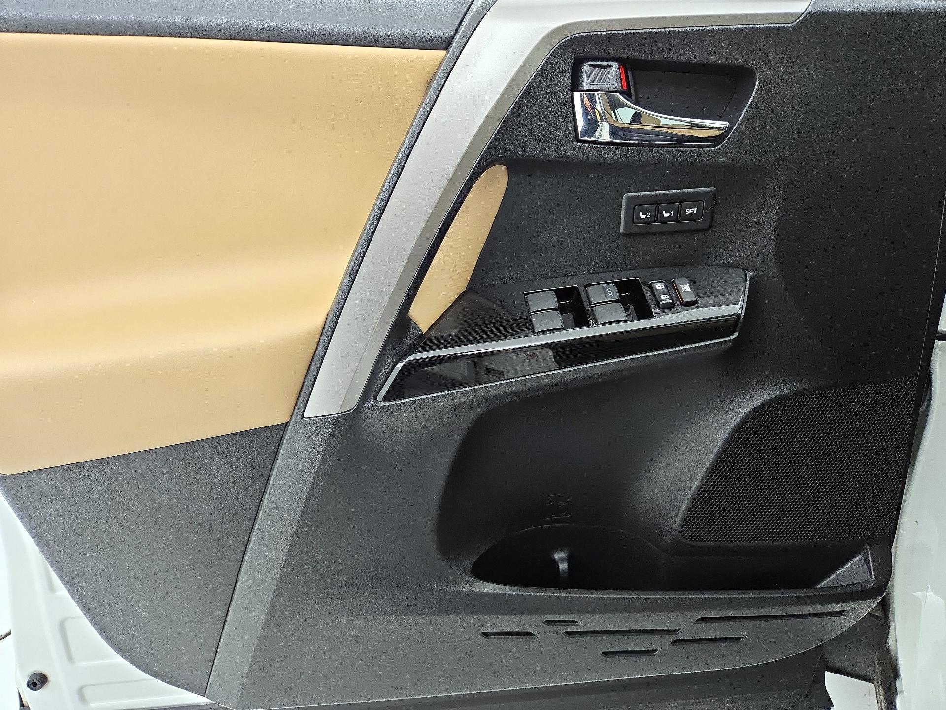 Thumbnail: 2018 Toyota RAV4 - 12