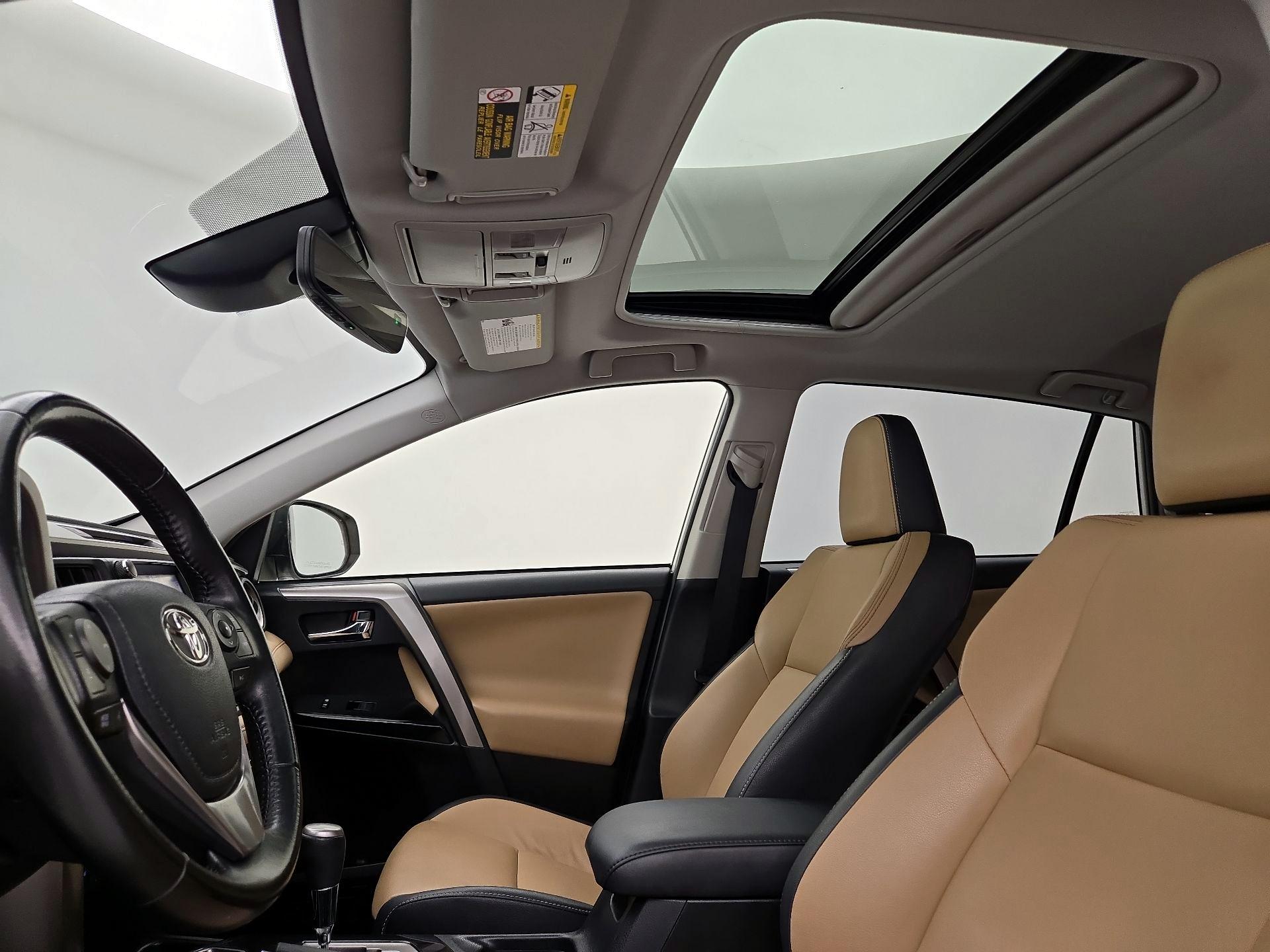 Thumbnail: 2018 Toyota RAV4 - 19