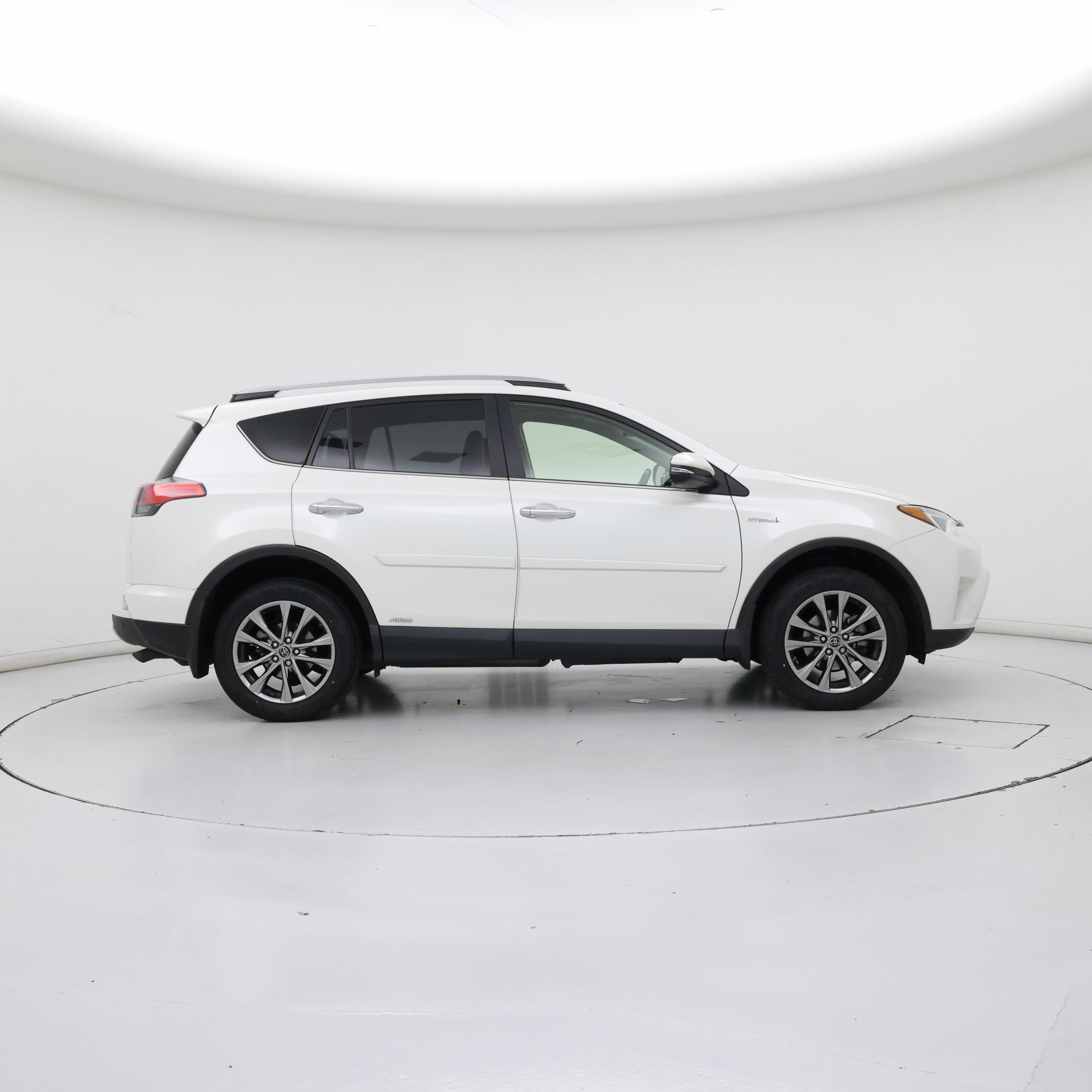 Thumbnail: 2018 Toyota RAV4 - 7