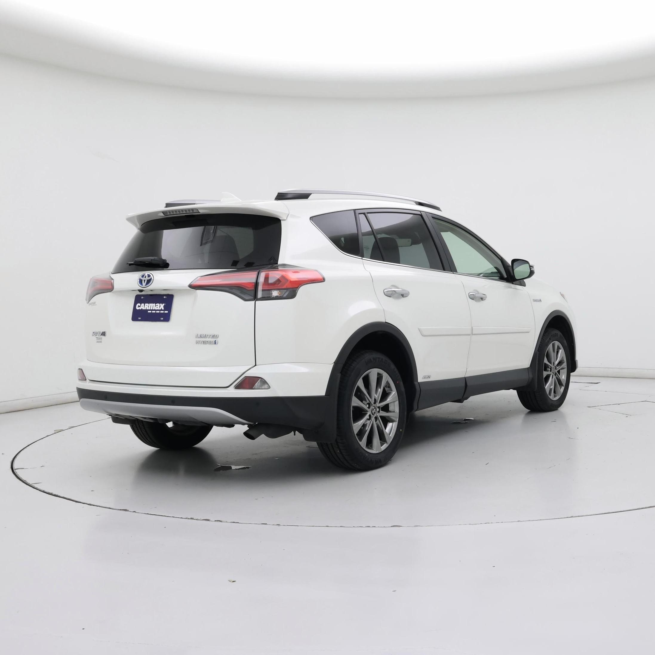 Thumbnail: 2018 Toyota RAV4 - 8