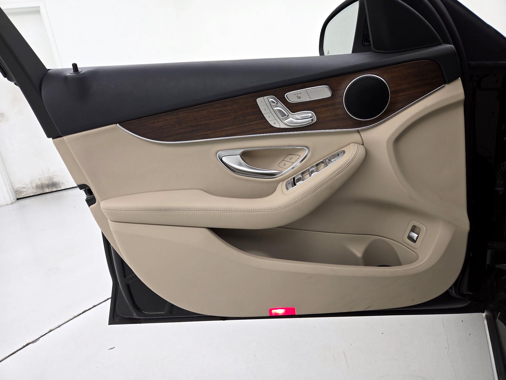 Thumbnail: 2020 Mercedes-Benz C-Class - 12