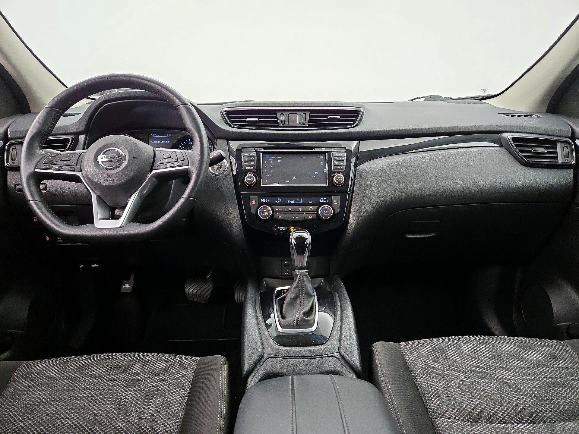 Thumbnail: 2018 Nissan Rogue Sport - 9