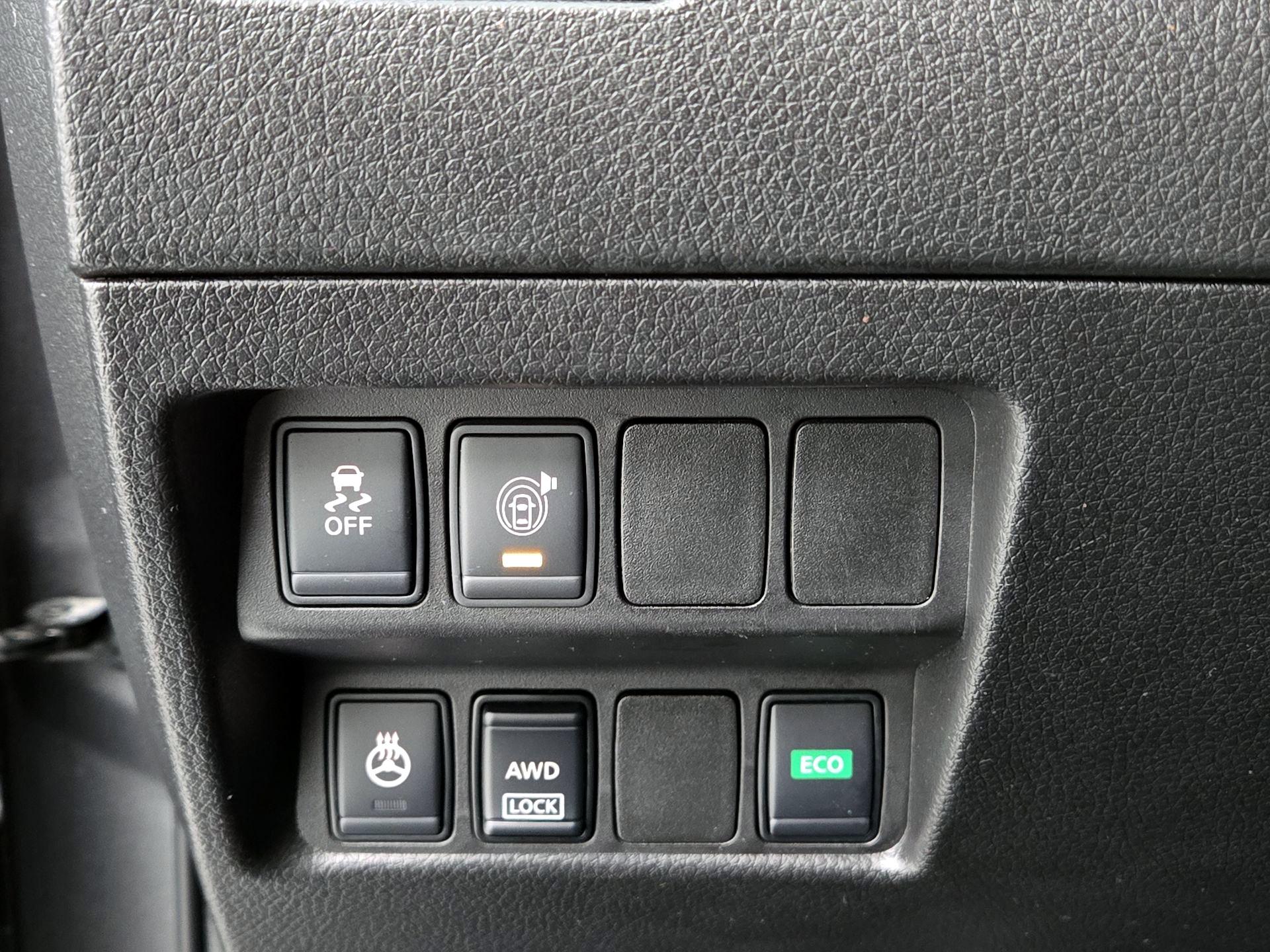 Thumbnail: 2018 Nissan Rogue Sport - 13