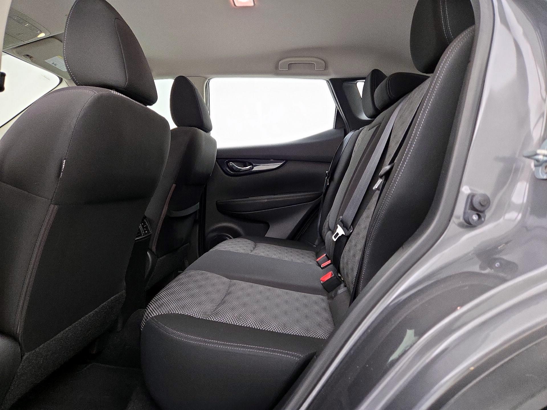 Thumbnail: 2018 Nissan Rogue Sport - 20