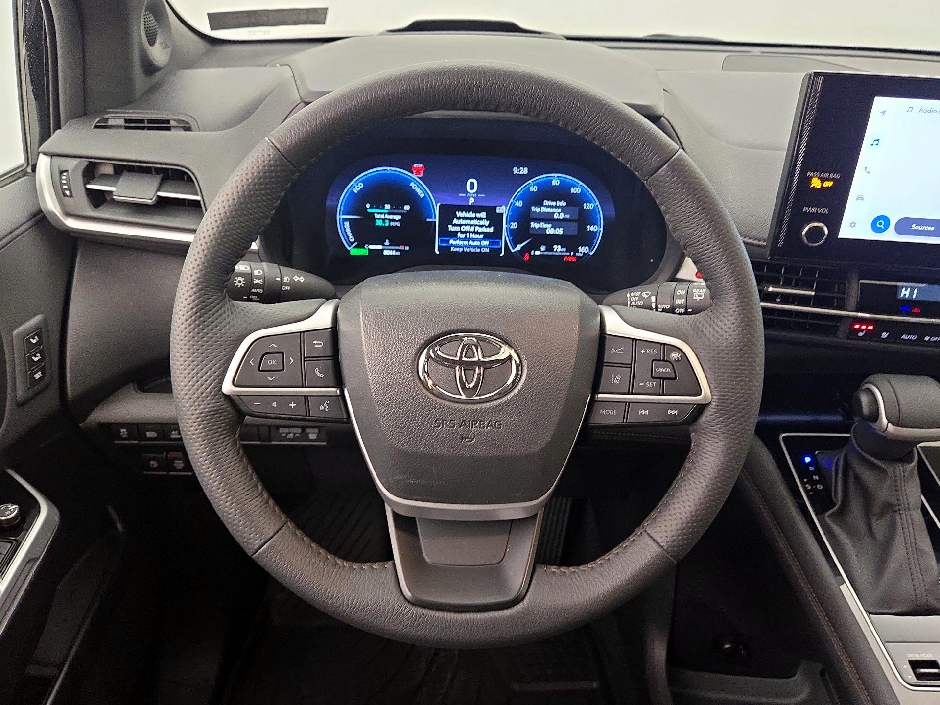 Thumbnail: 2025 Toyota Sienna - 10