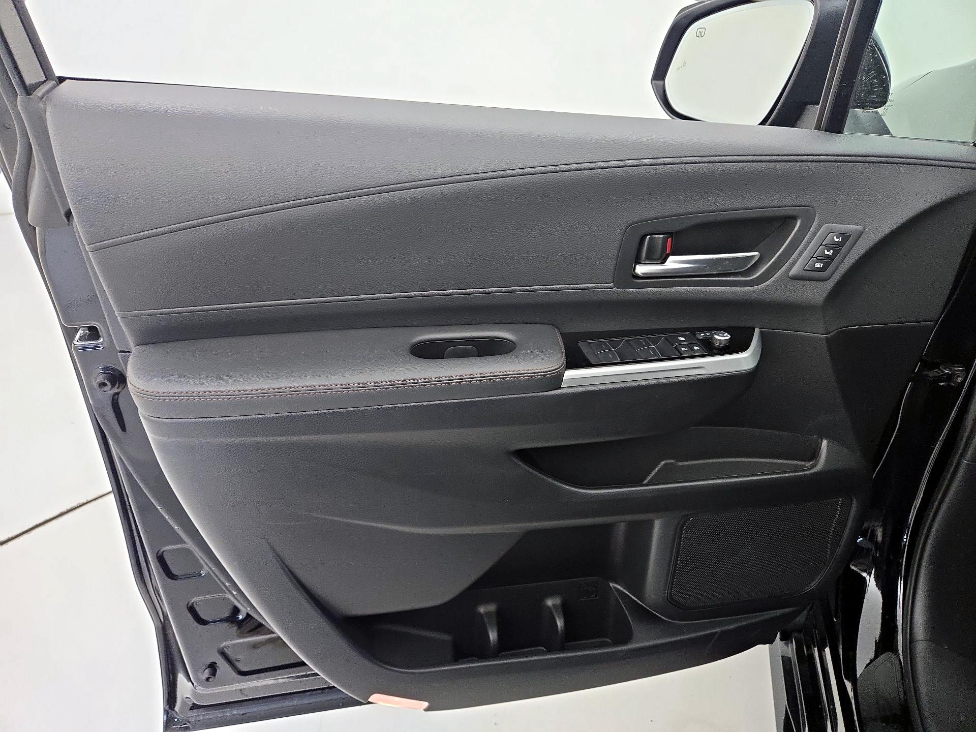 Thumbnail: 2025 Toyota Sienna - 12