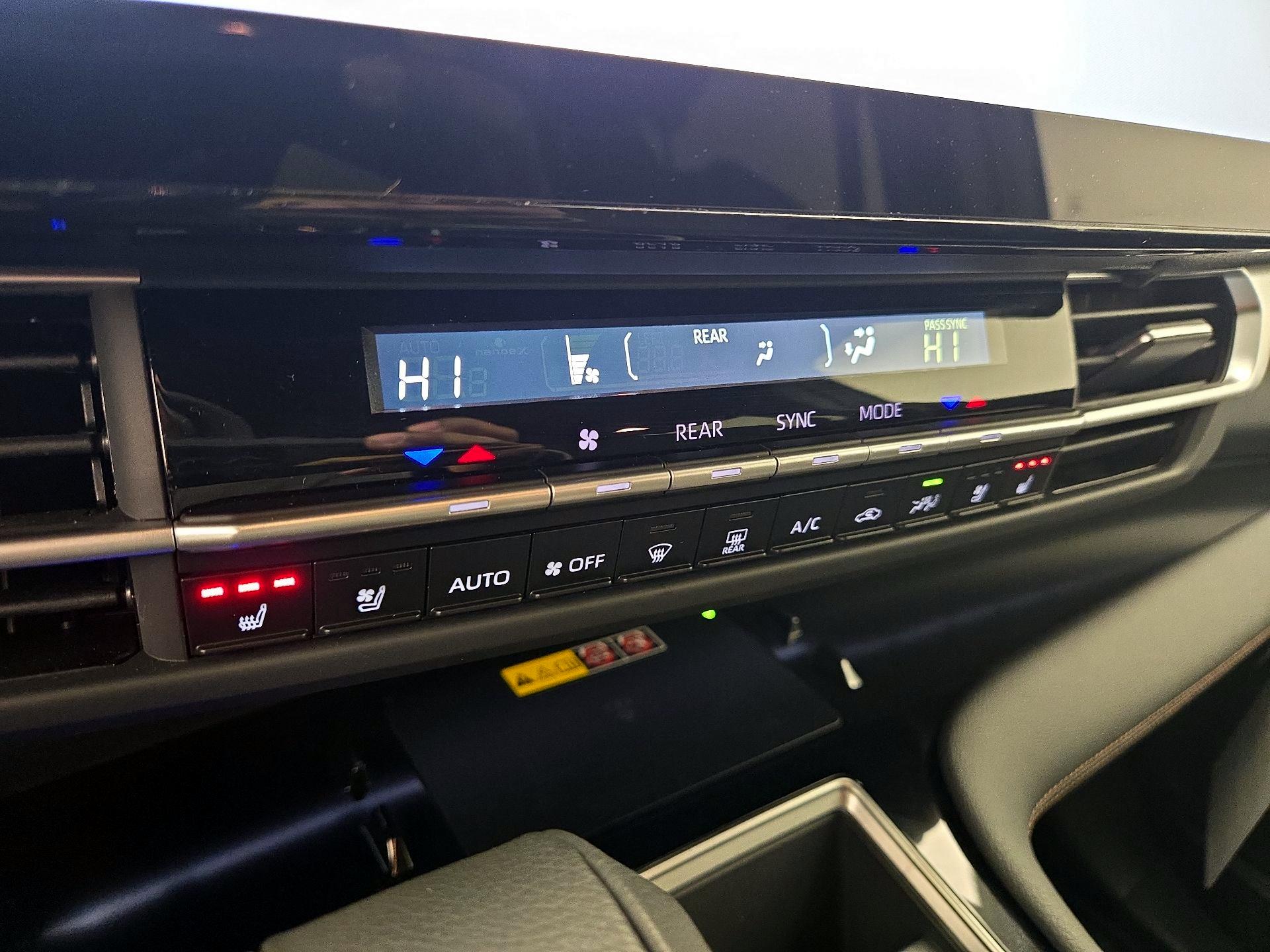 Thumbnail: 2025 Toyota Sienna - 15