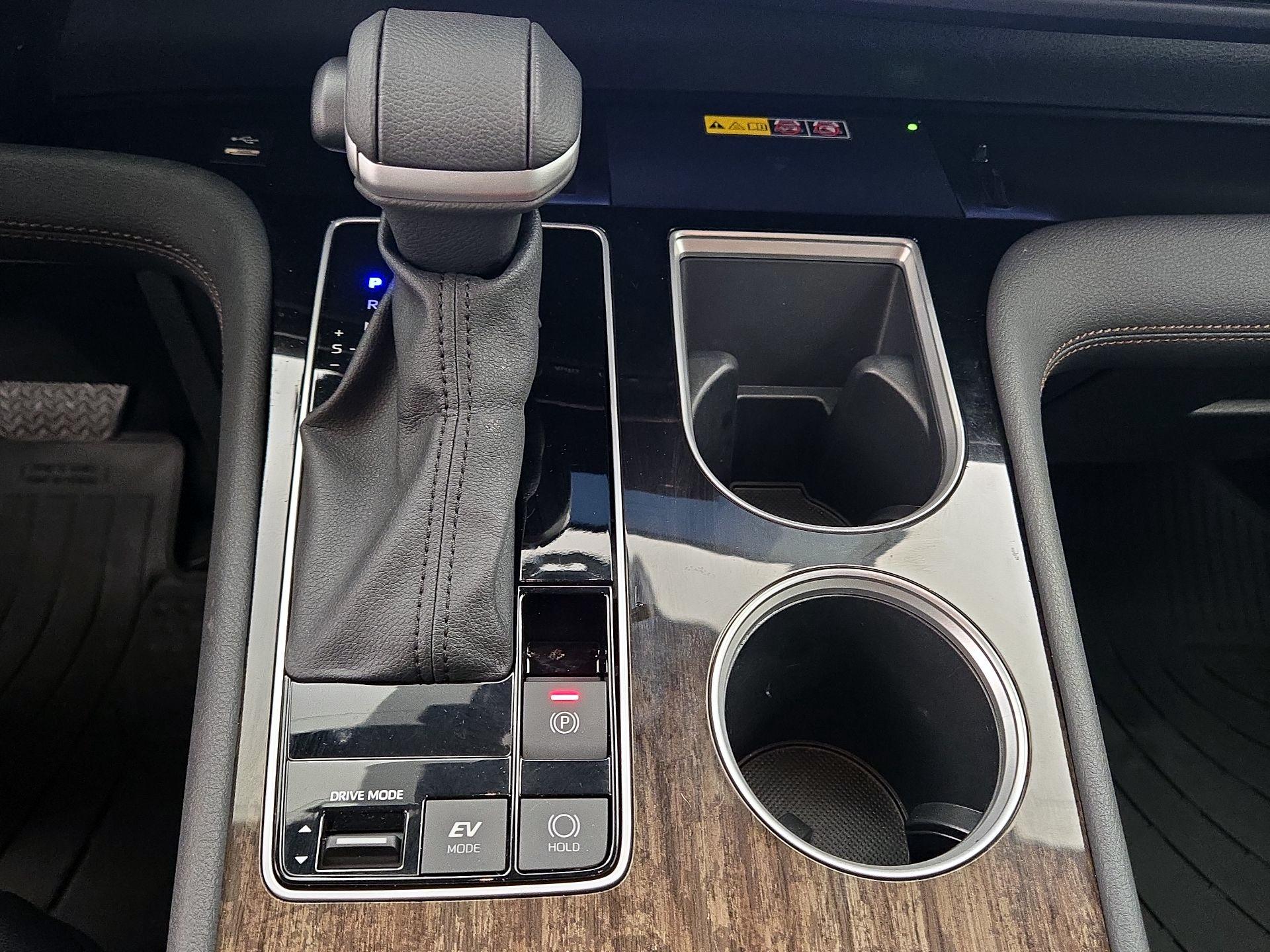 Thumbnail: 2025 Toyota Sienna - 16