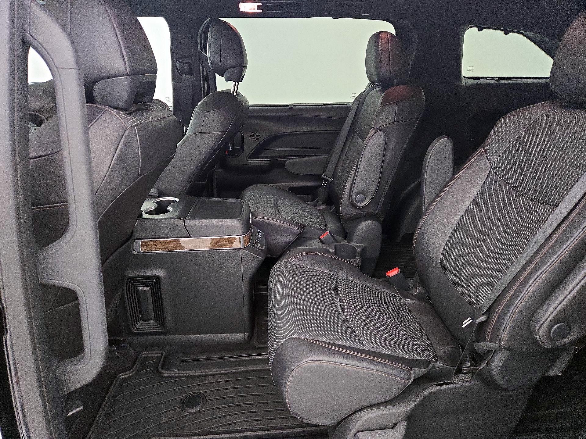 Thumbnail: 2025 Toyota Sienna - 18