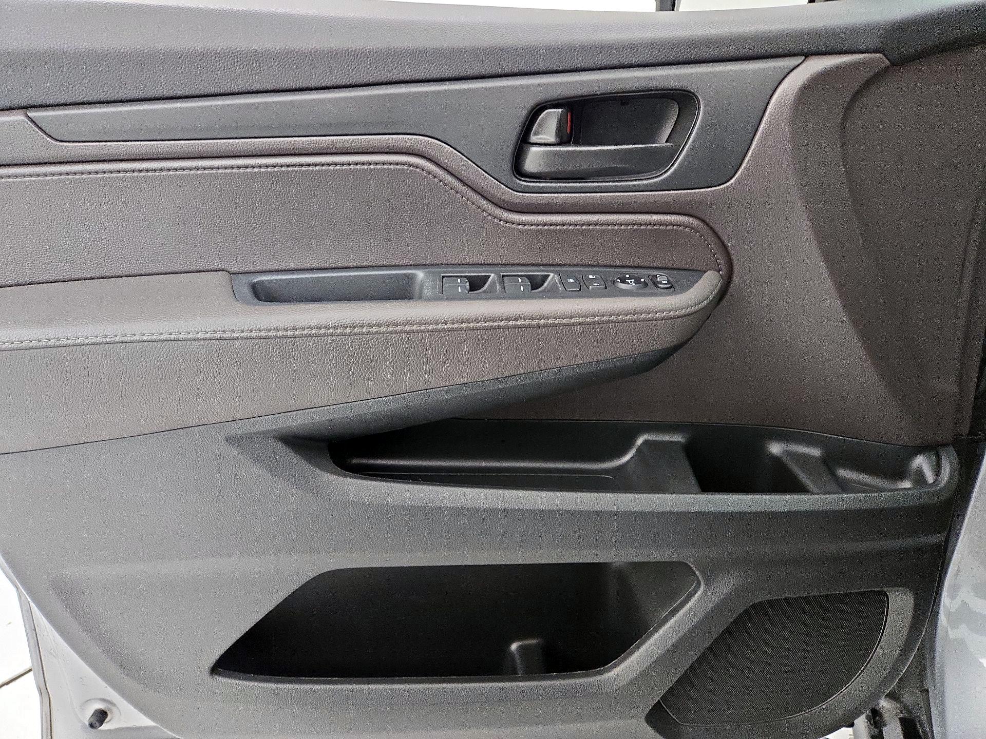 Thumbnail: 2021 Honda Odyssey - 12